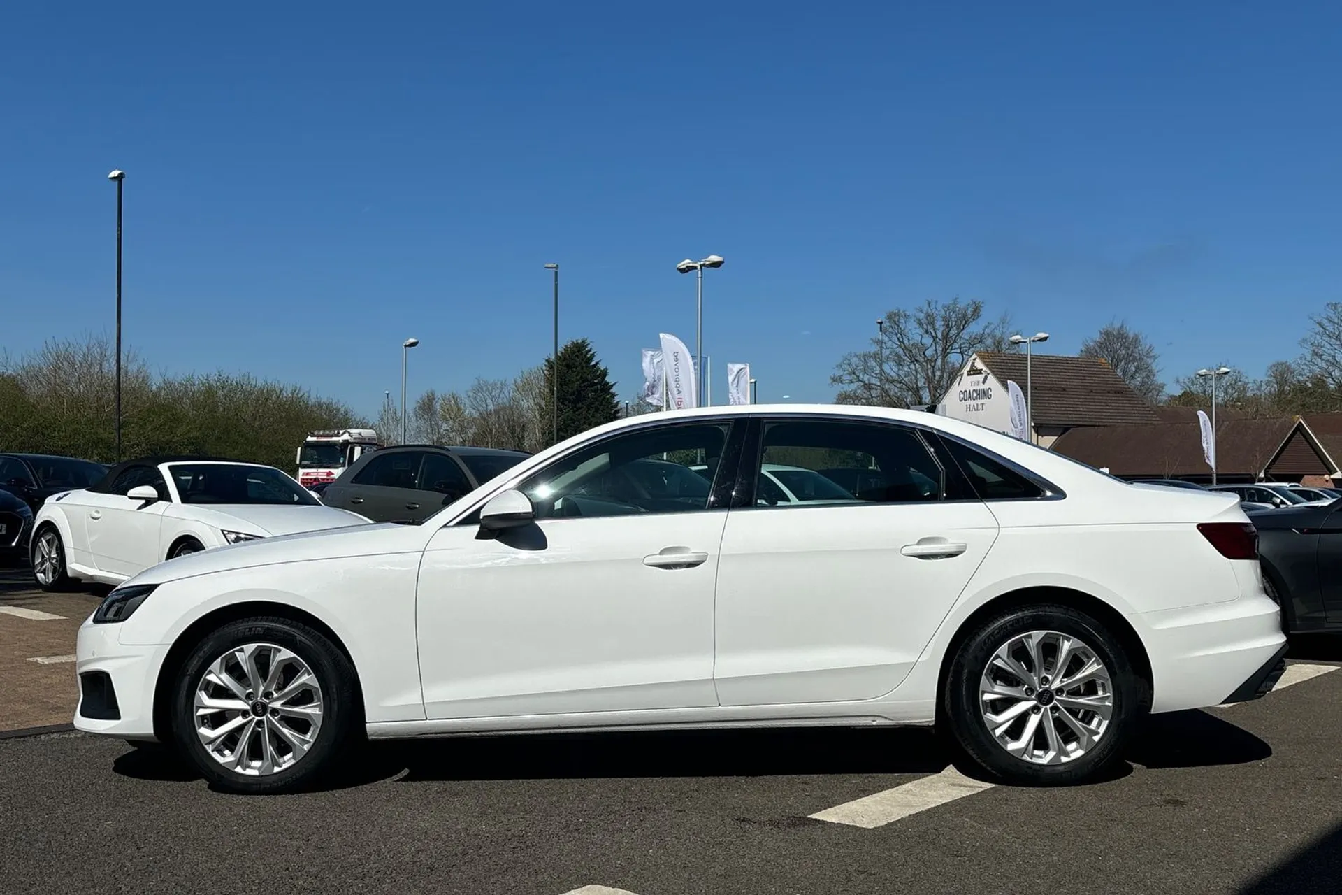 Audi A4 thumbnail image number 9