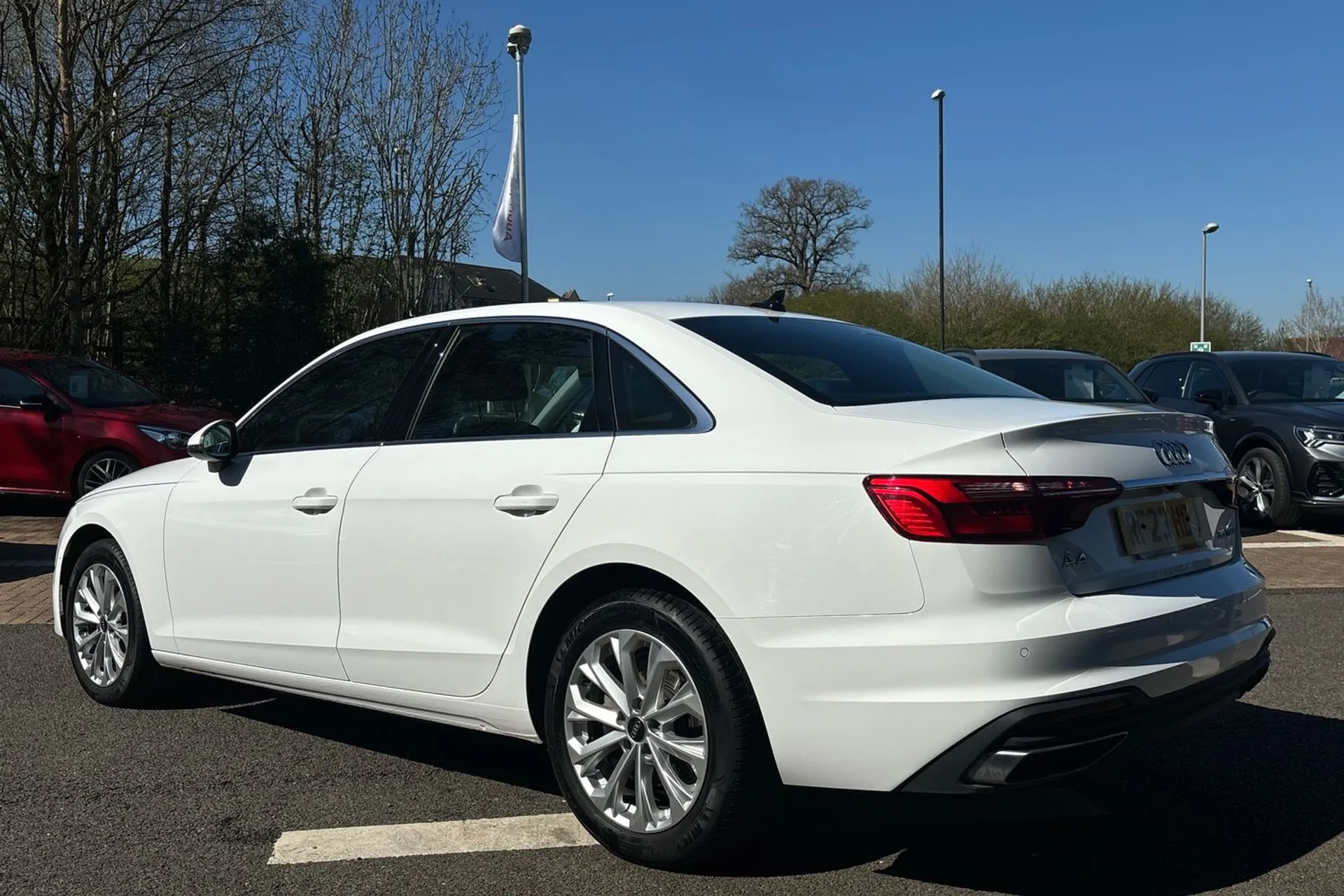 Audi A4 thumbnail image number 8