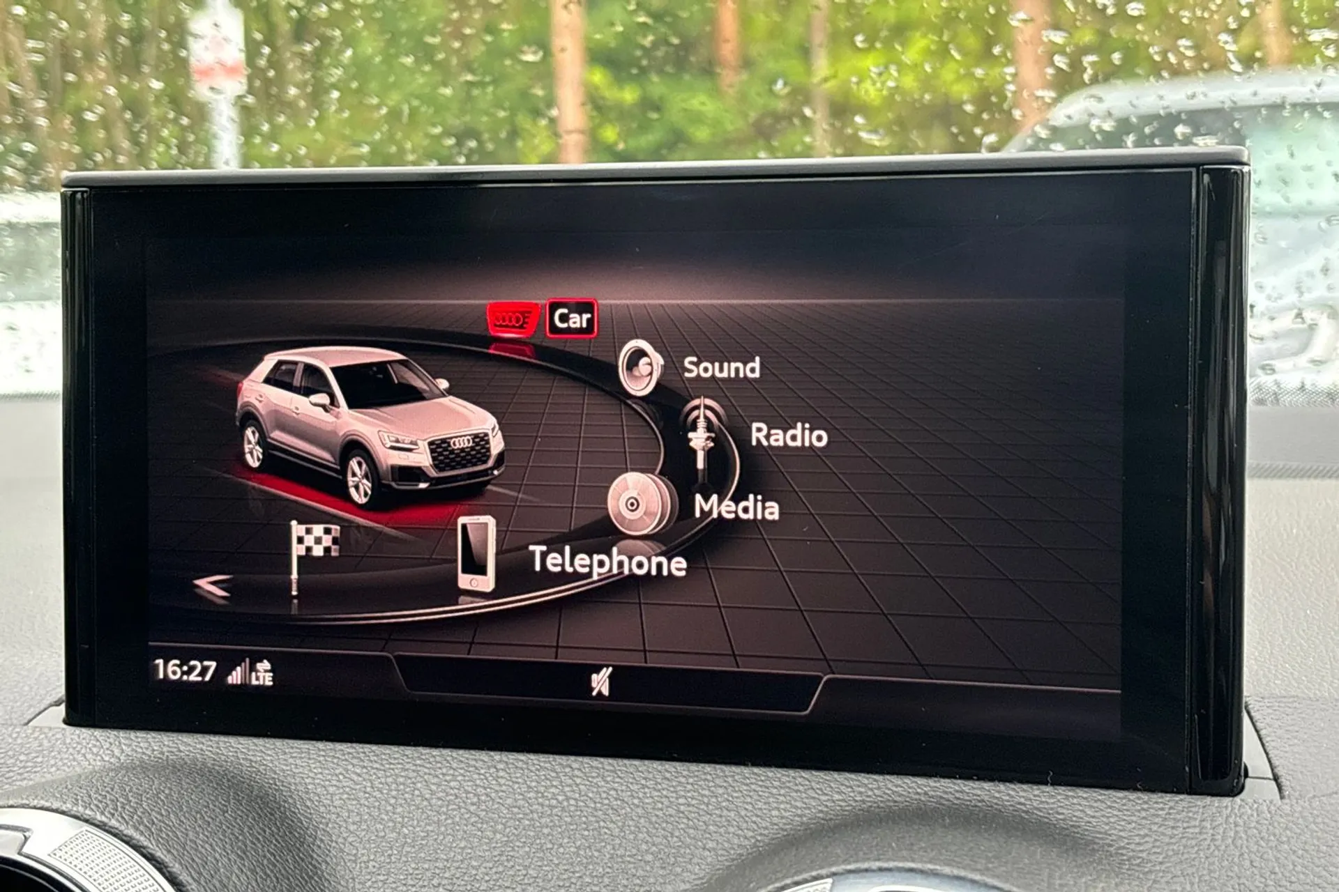 Audi Q2 thumbnail image number 4