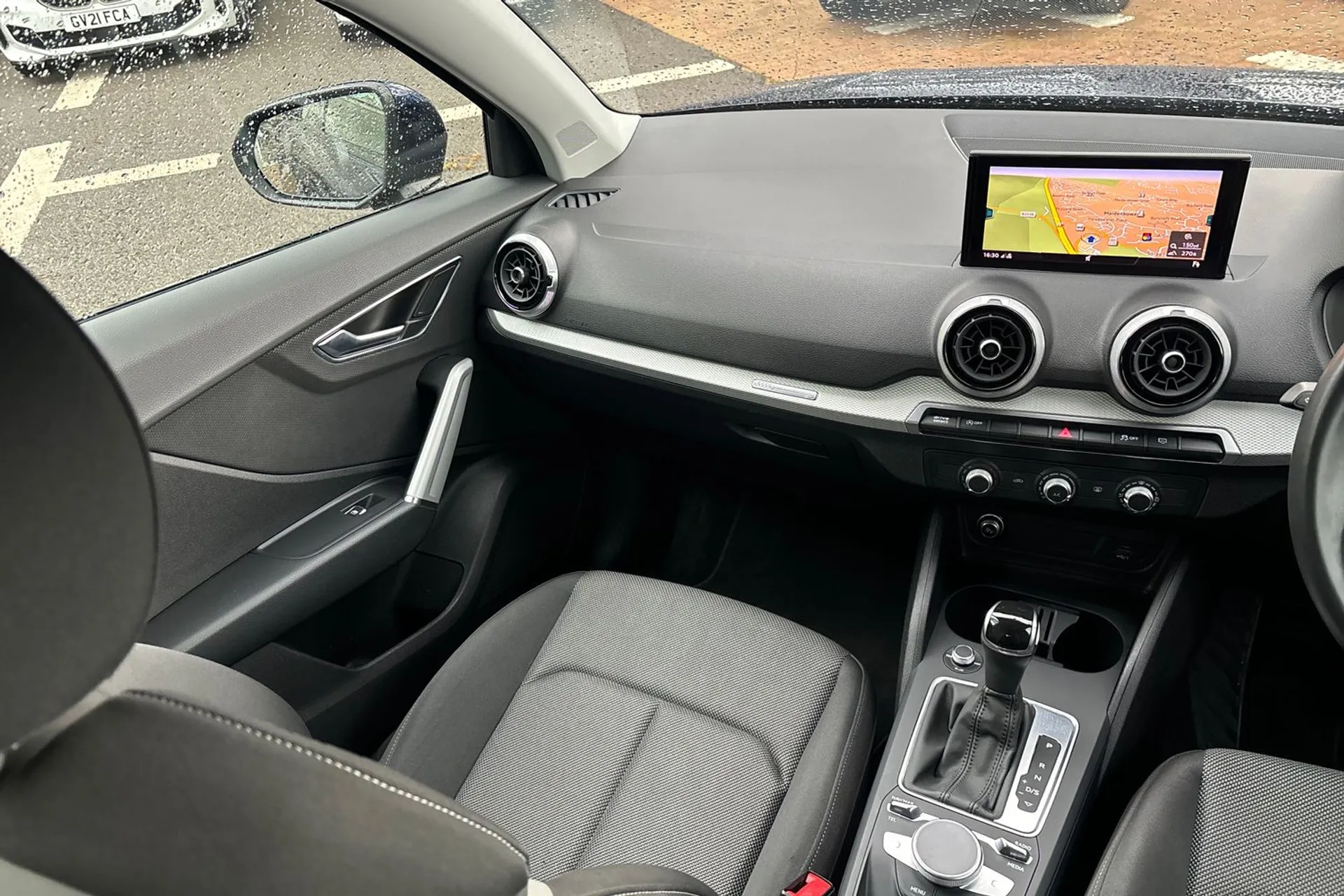 Audi Q2 thumbnail image number 32