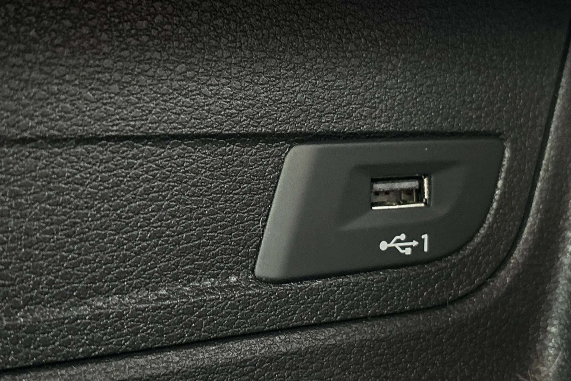 Audi Q2 thumbnail image number 43