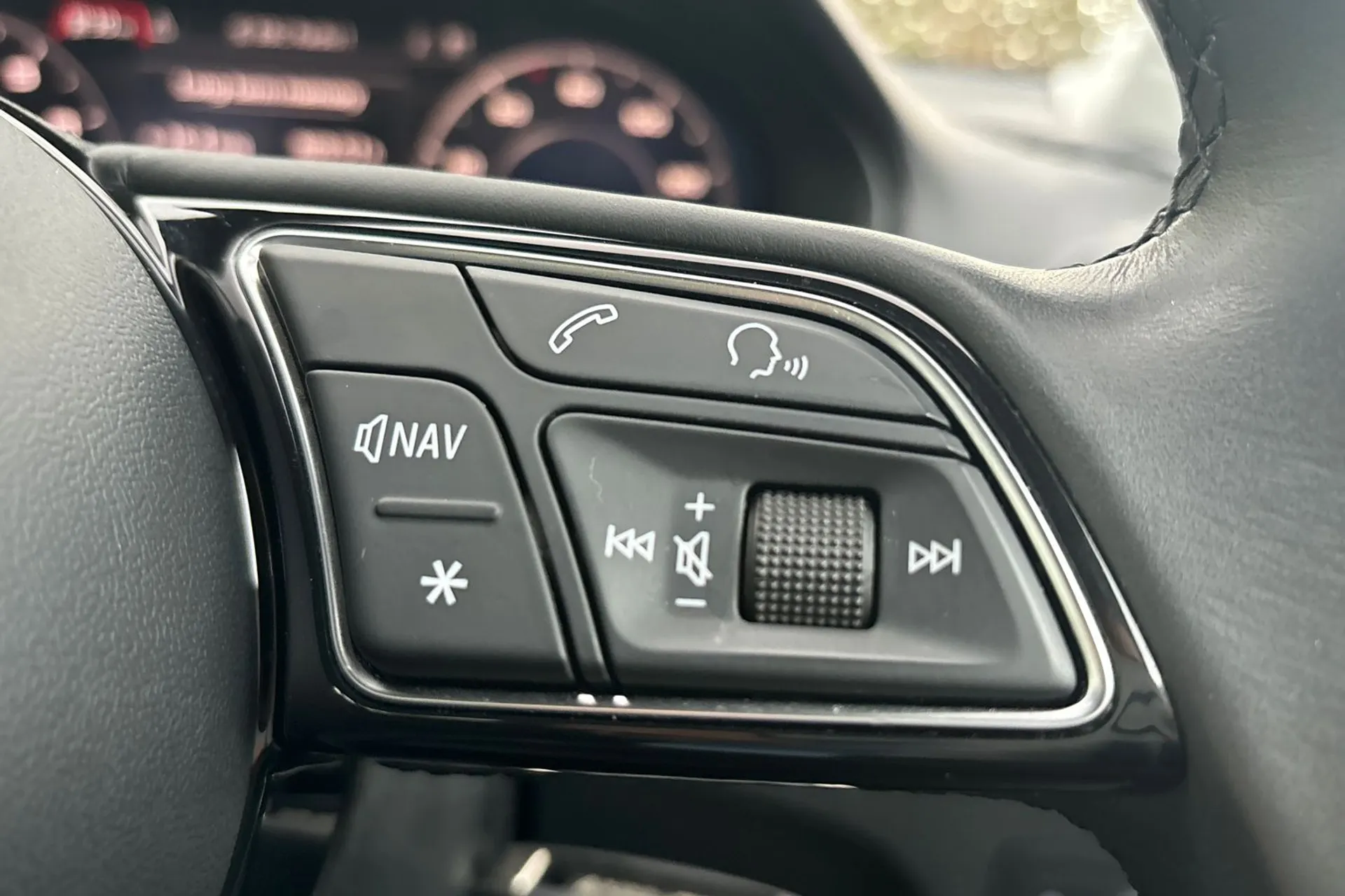 Audi Q2 thumbnail image number 37