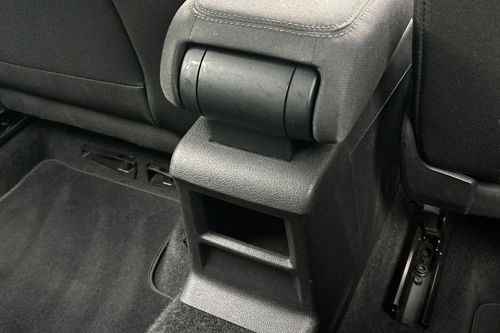 Audi Q2 thumbnail image number 46