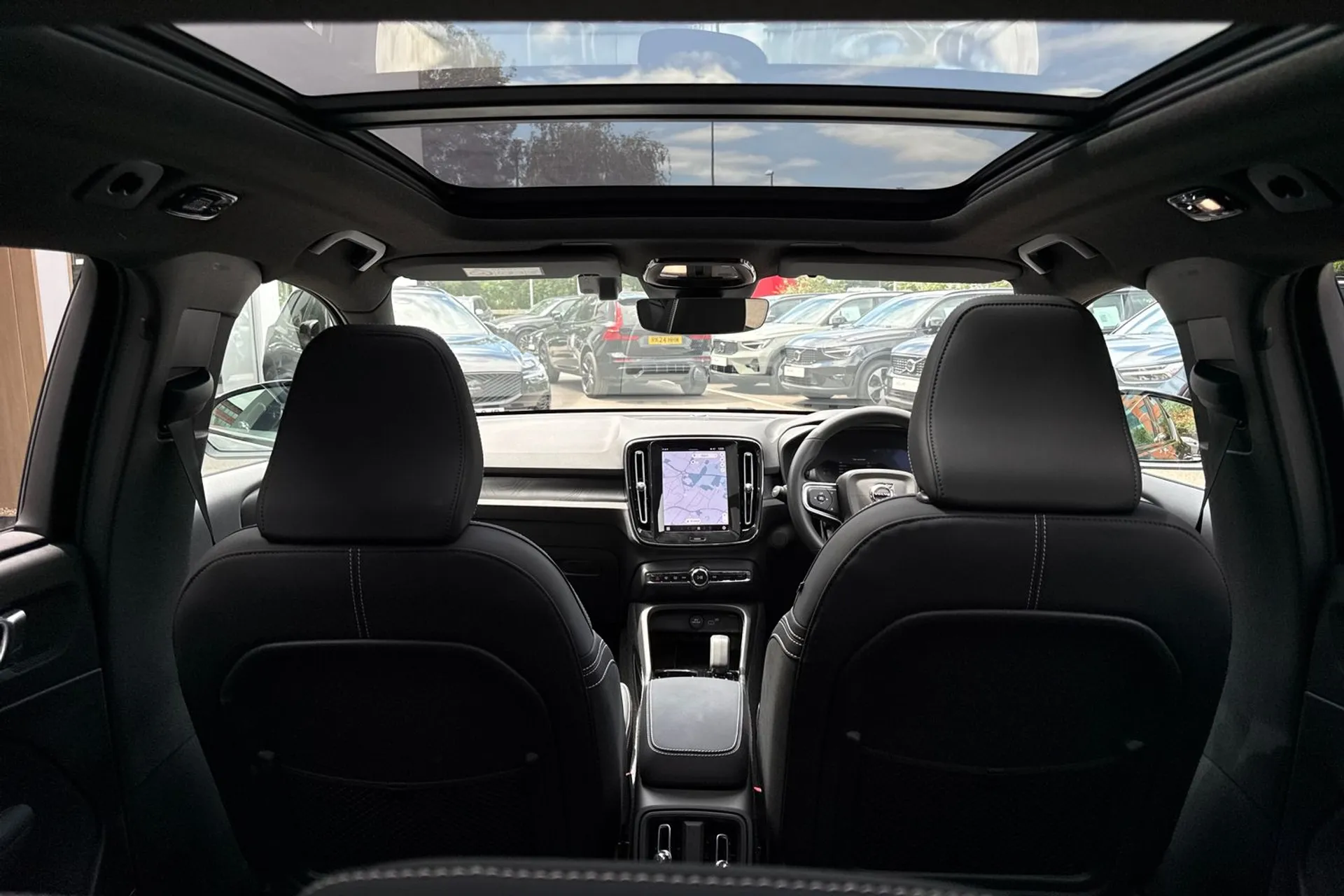 Volvo EX40 thumbnail image number 21