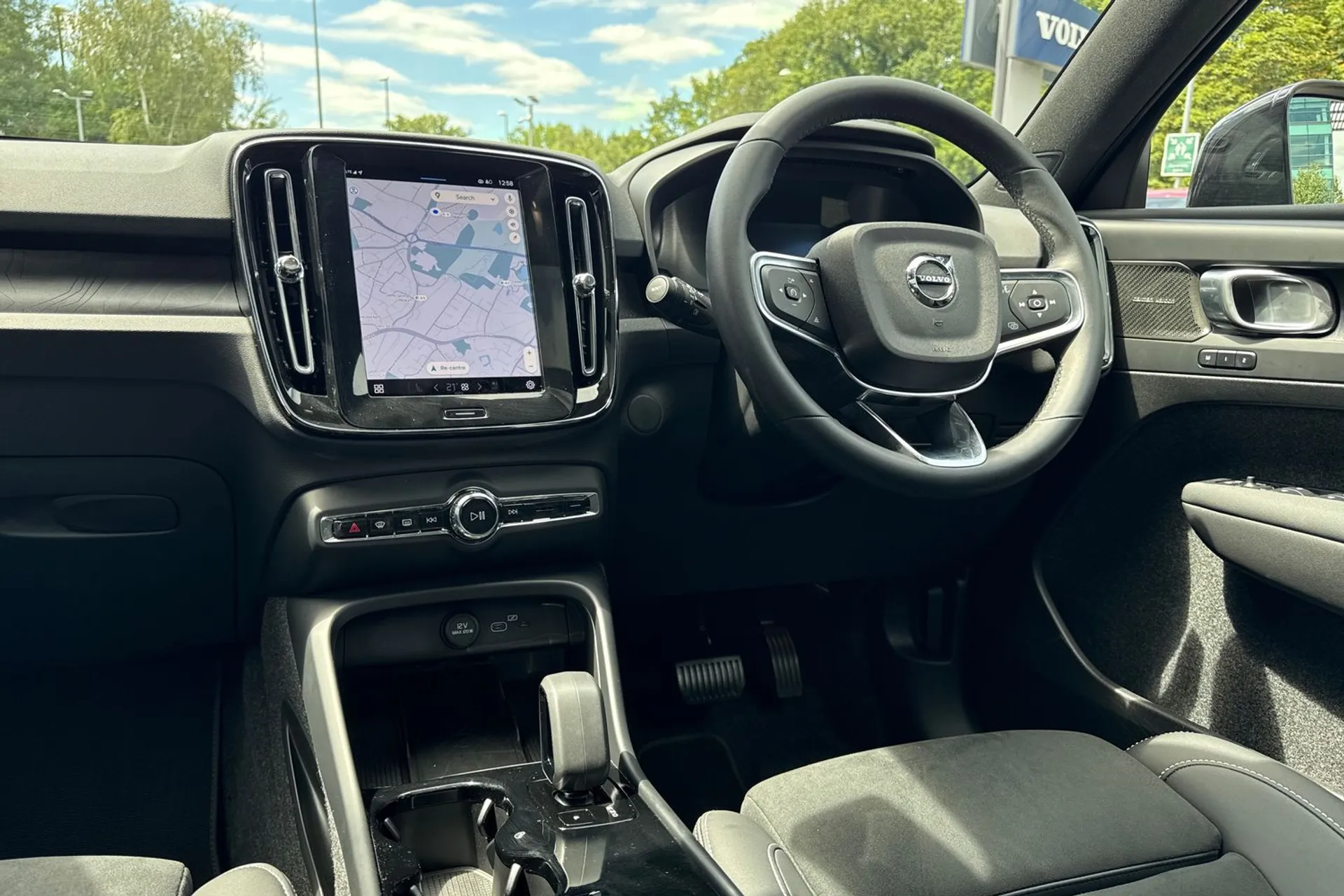 Volvo EX40 thumbnail image number 34
