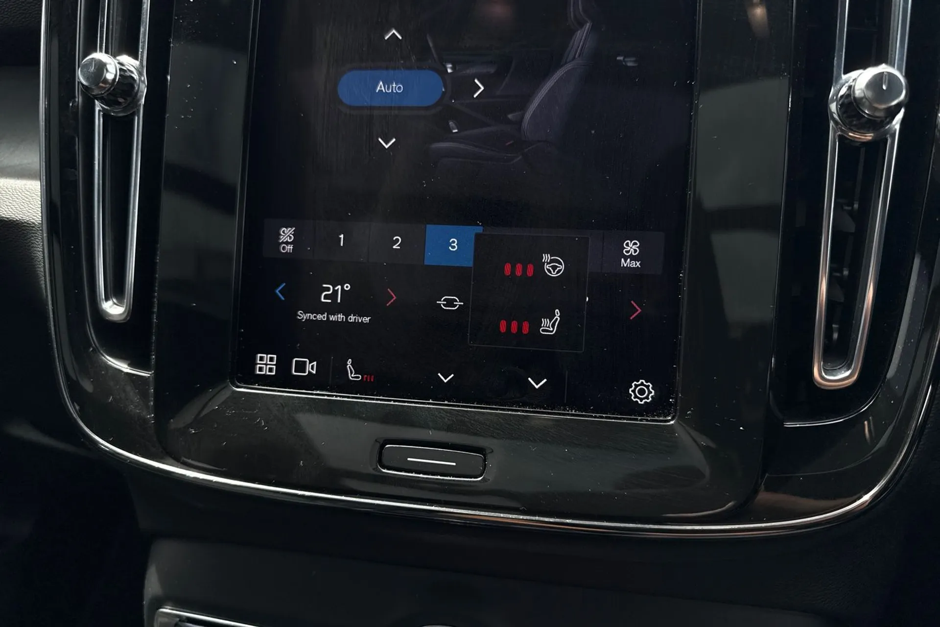Volvo EX40 thumbnail image number 40