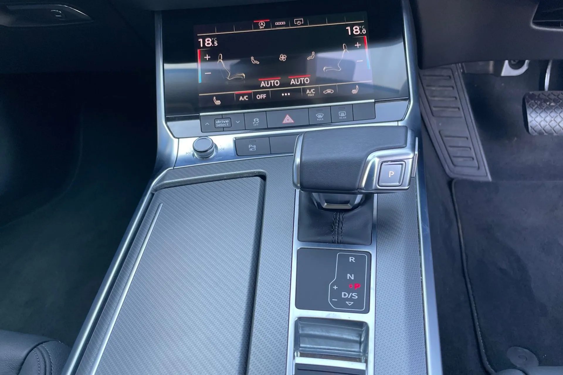 Audi A6 thumbnail image number 38