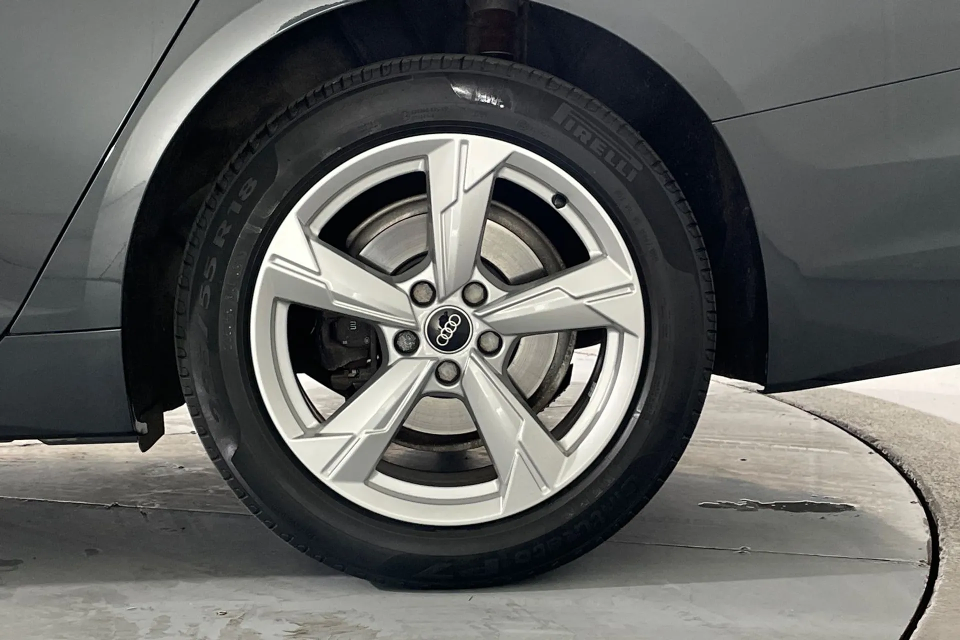 Audi A6 thumbnail image number 12