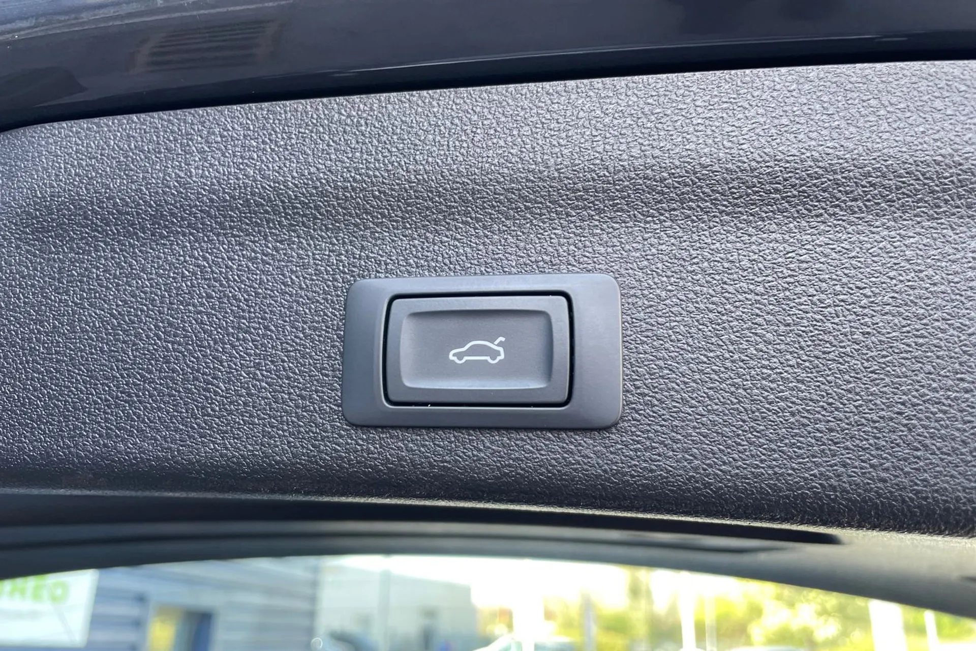 Audi A6 thumbnail image number 19