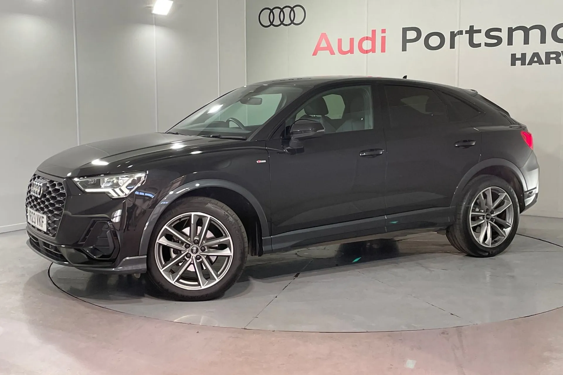 Audi Q3 thumbnail image number 5