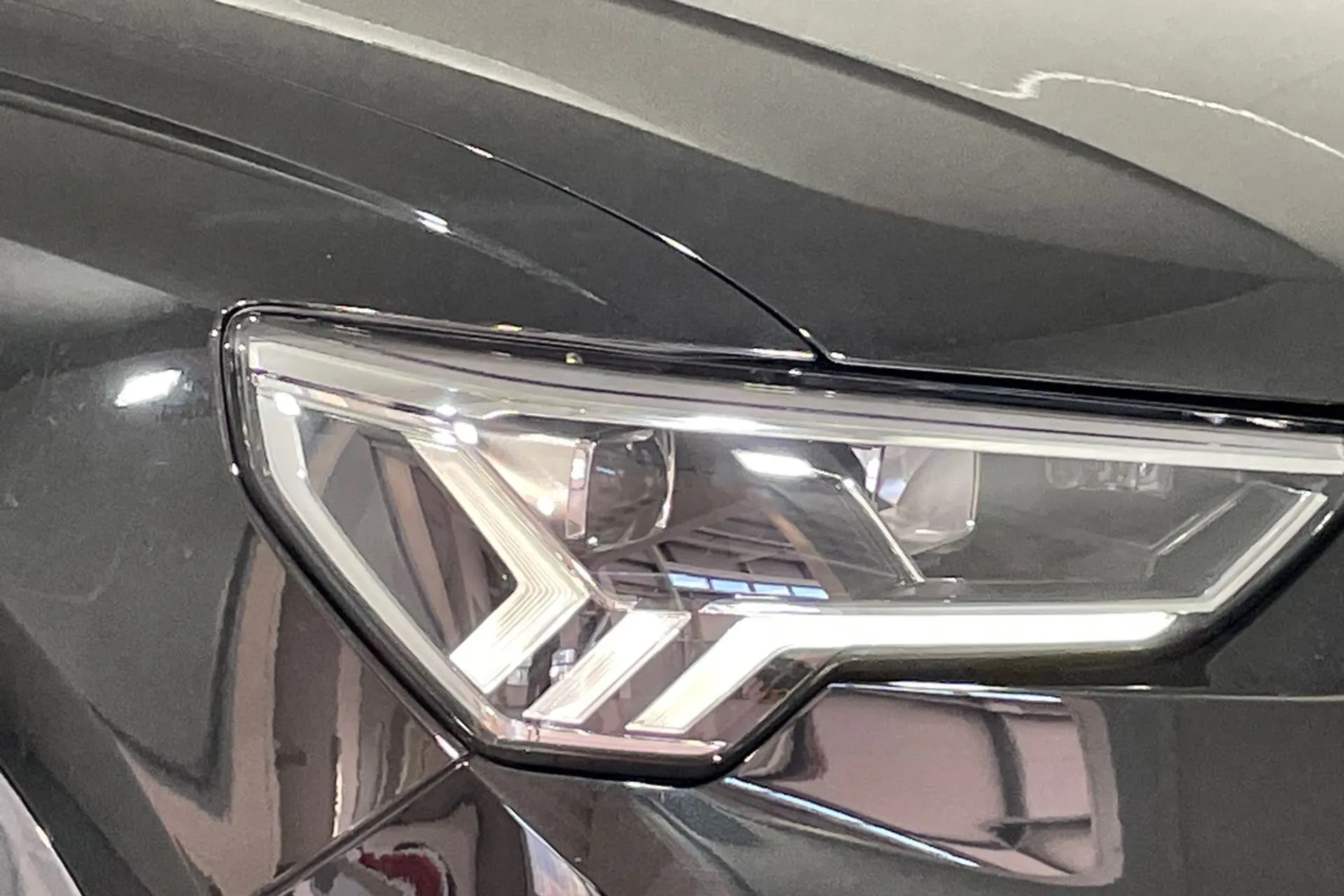 Audi Q3 thumbnail image number 15