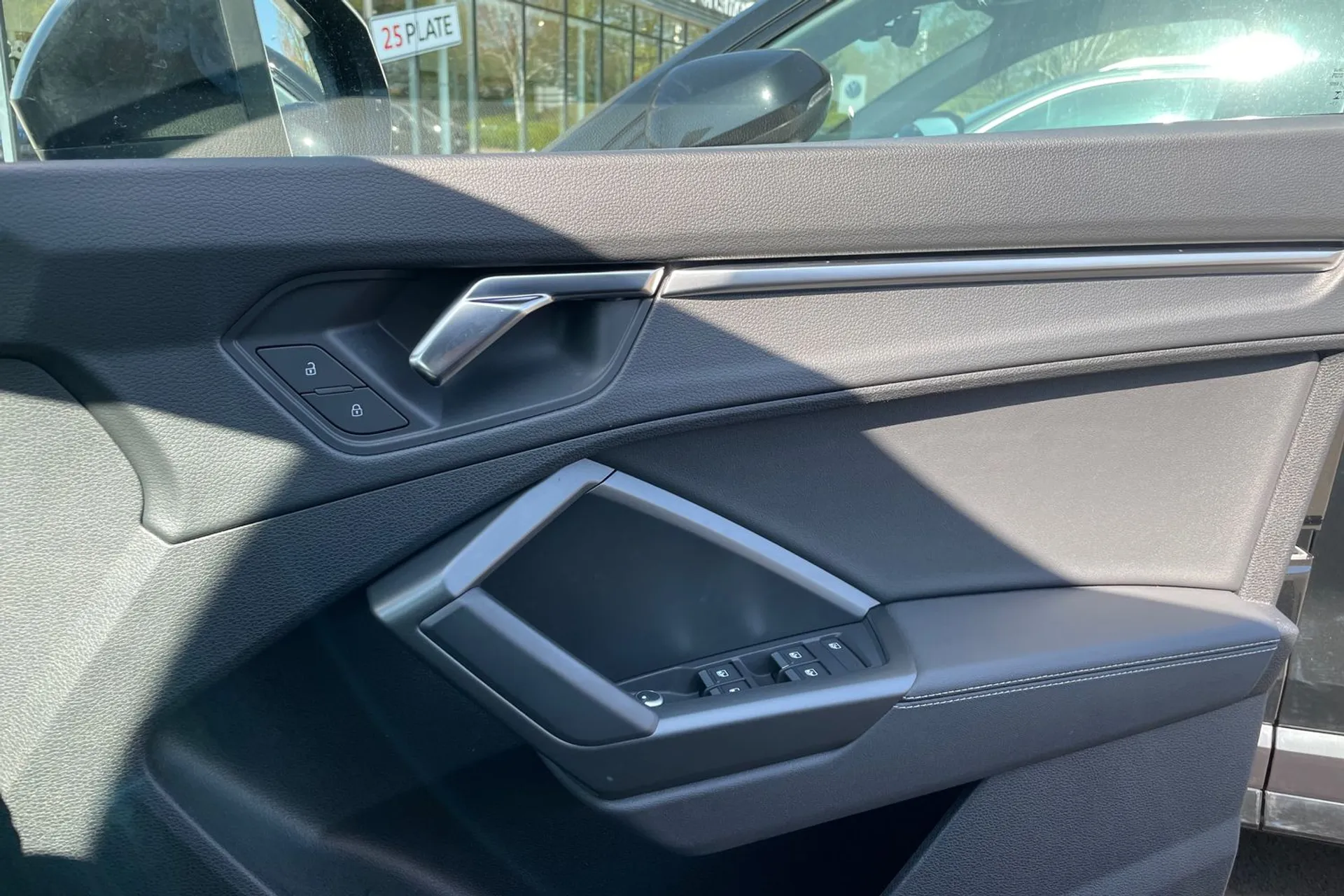 Audi Q3 thumbnail image number 43