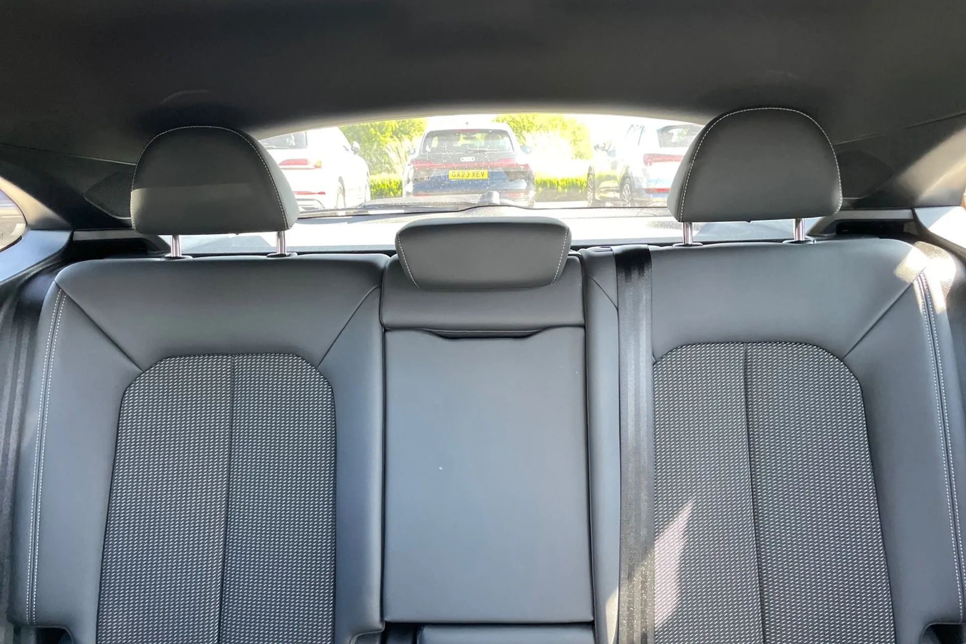 Audi Q3 thumbnail image number 32