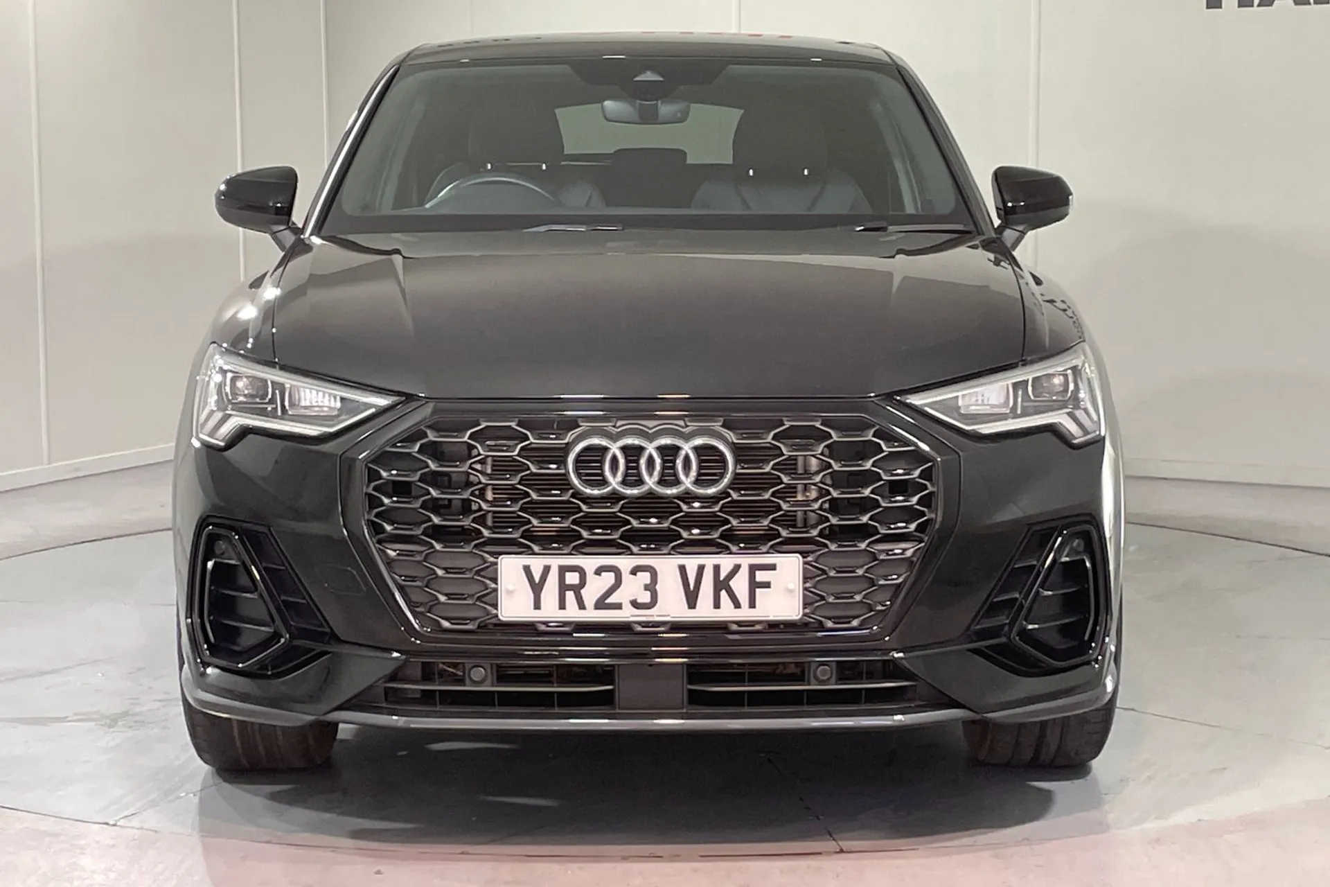 Audi Q3 thumbnail image number 6