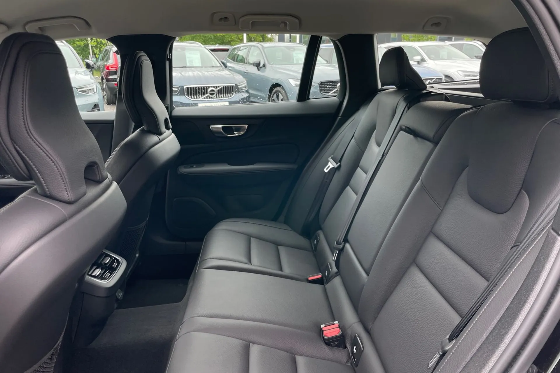 Volvo V60 thumbnail image number 29