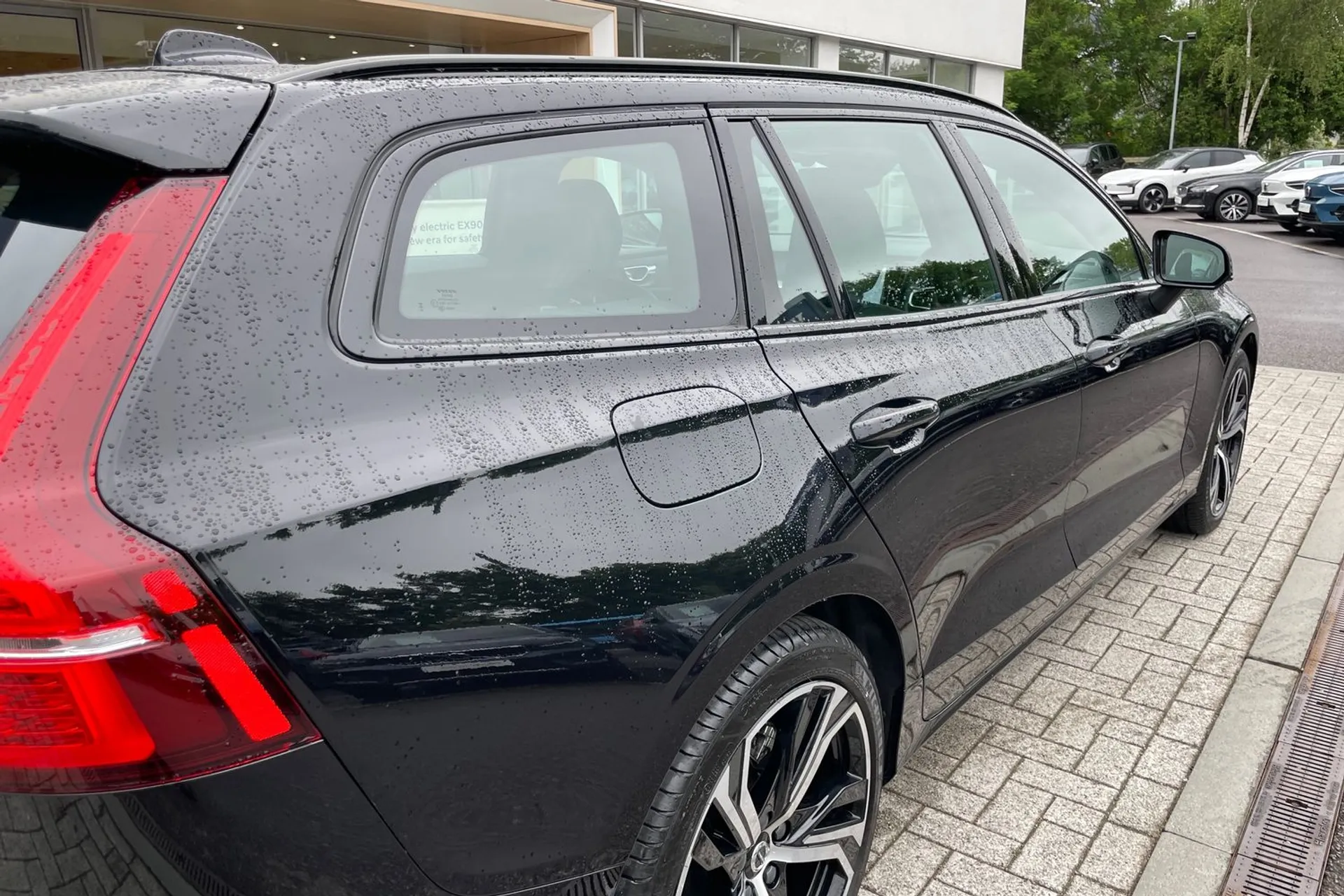 Volvo V60 thumbnail image number 14