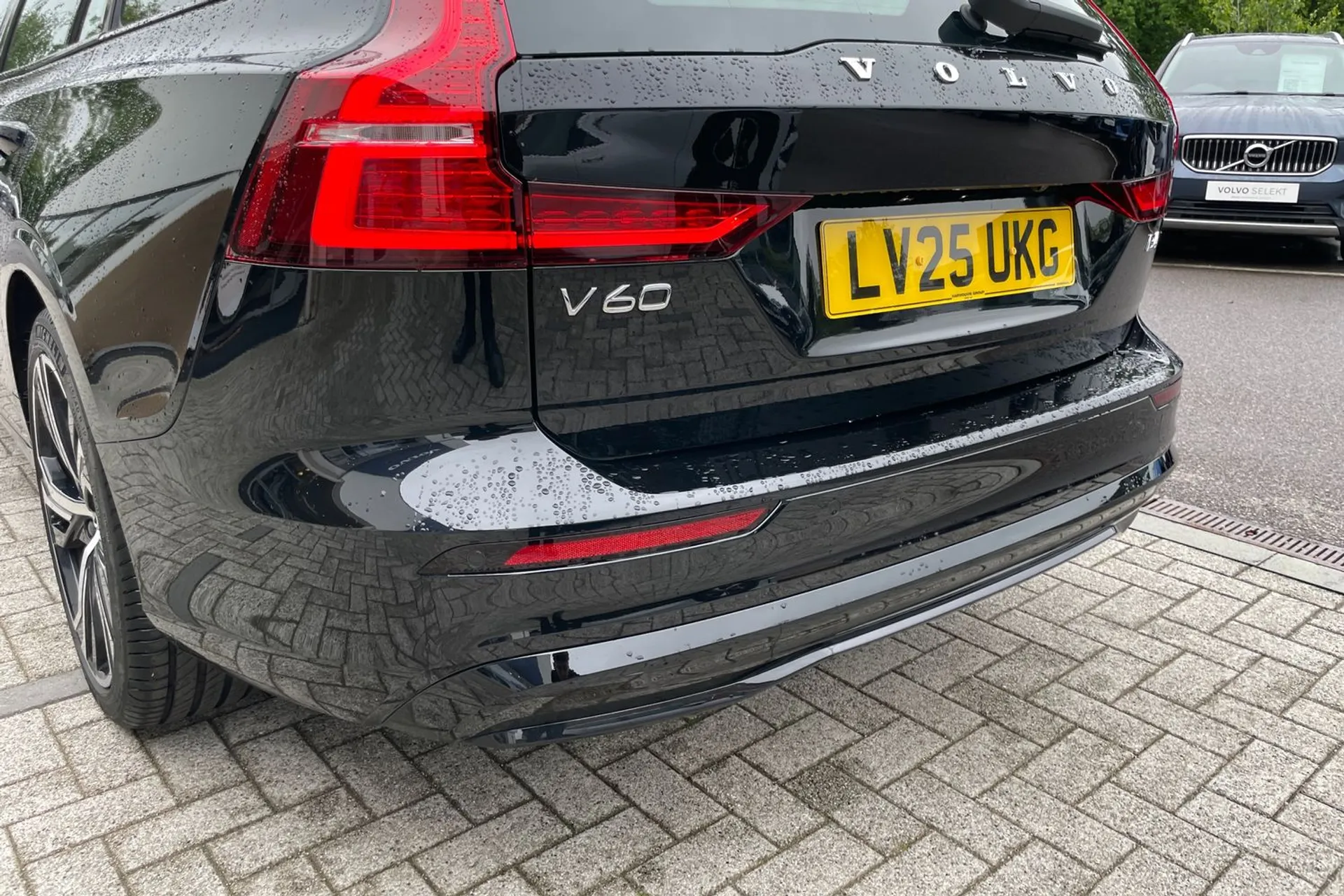 Volvo V60 thumbnail image number 17