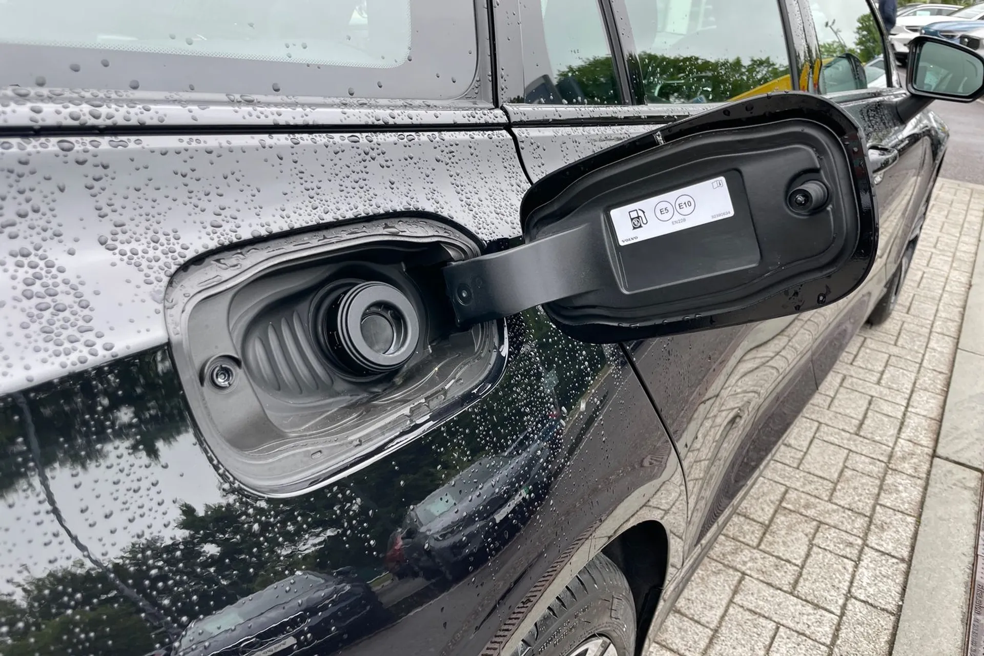 Volvo V60 thumbnail image number 18