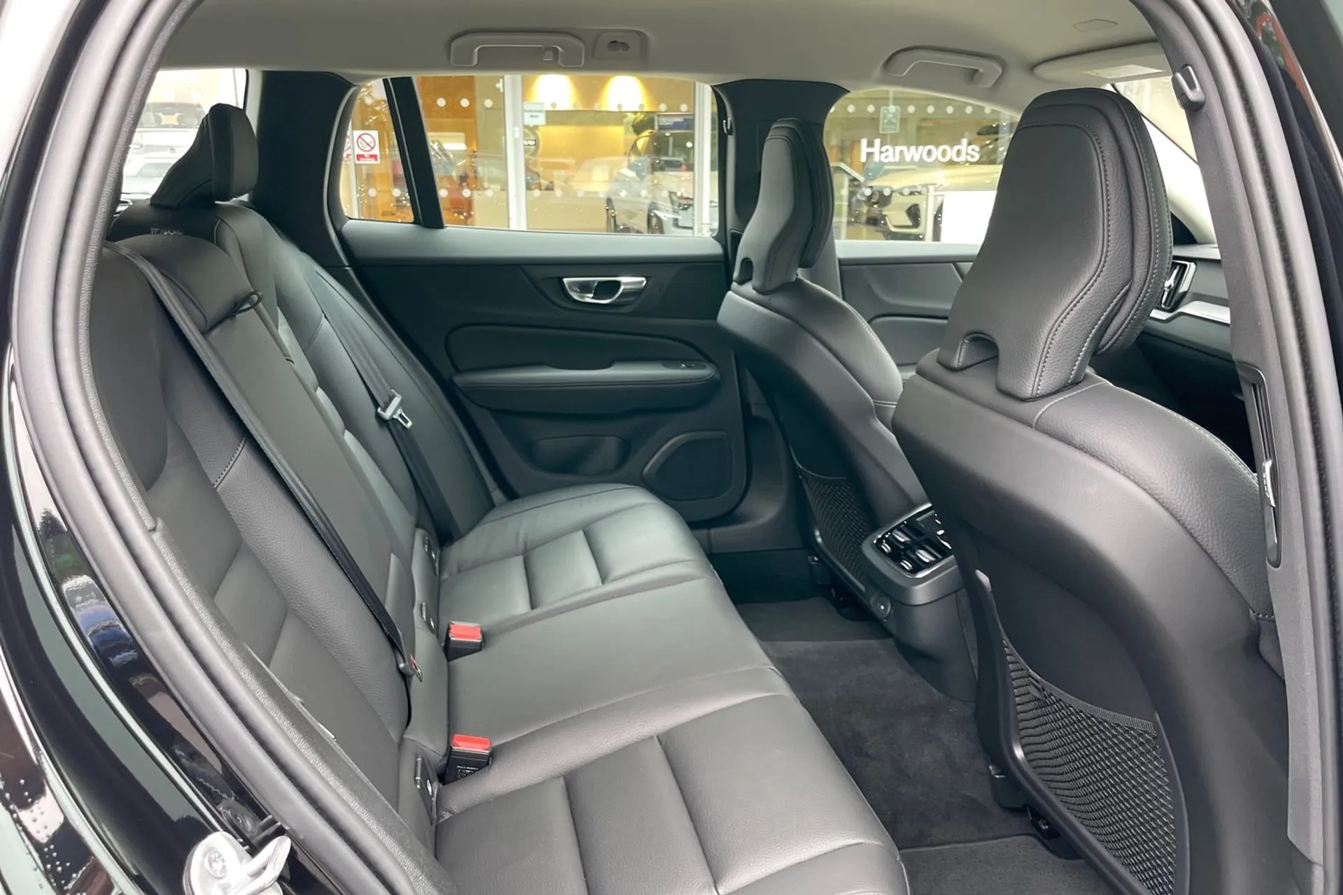 Volvo V60 thumbnail image number 22