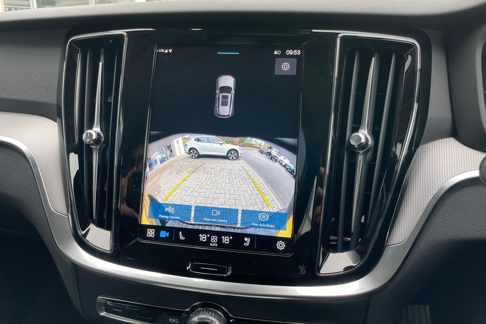 Volvo V60 thumbnail image number 4