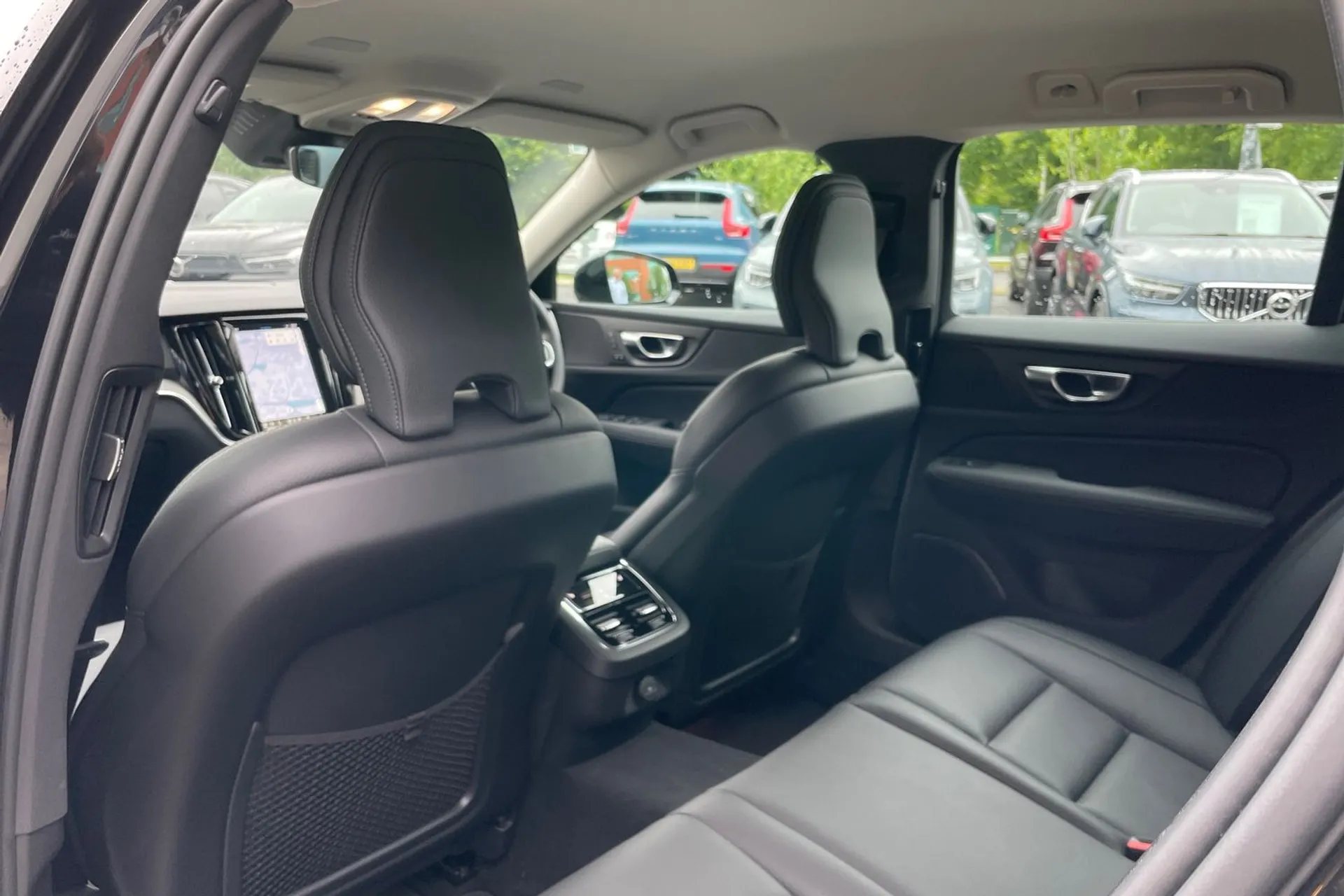 Volvo V60 thumbnail image number 30