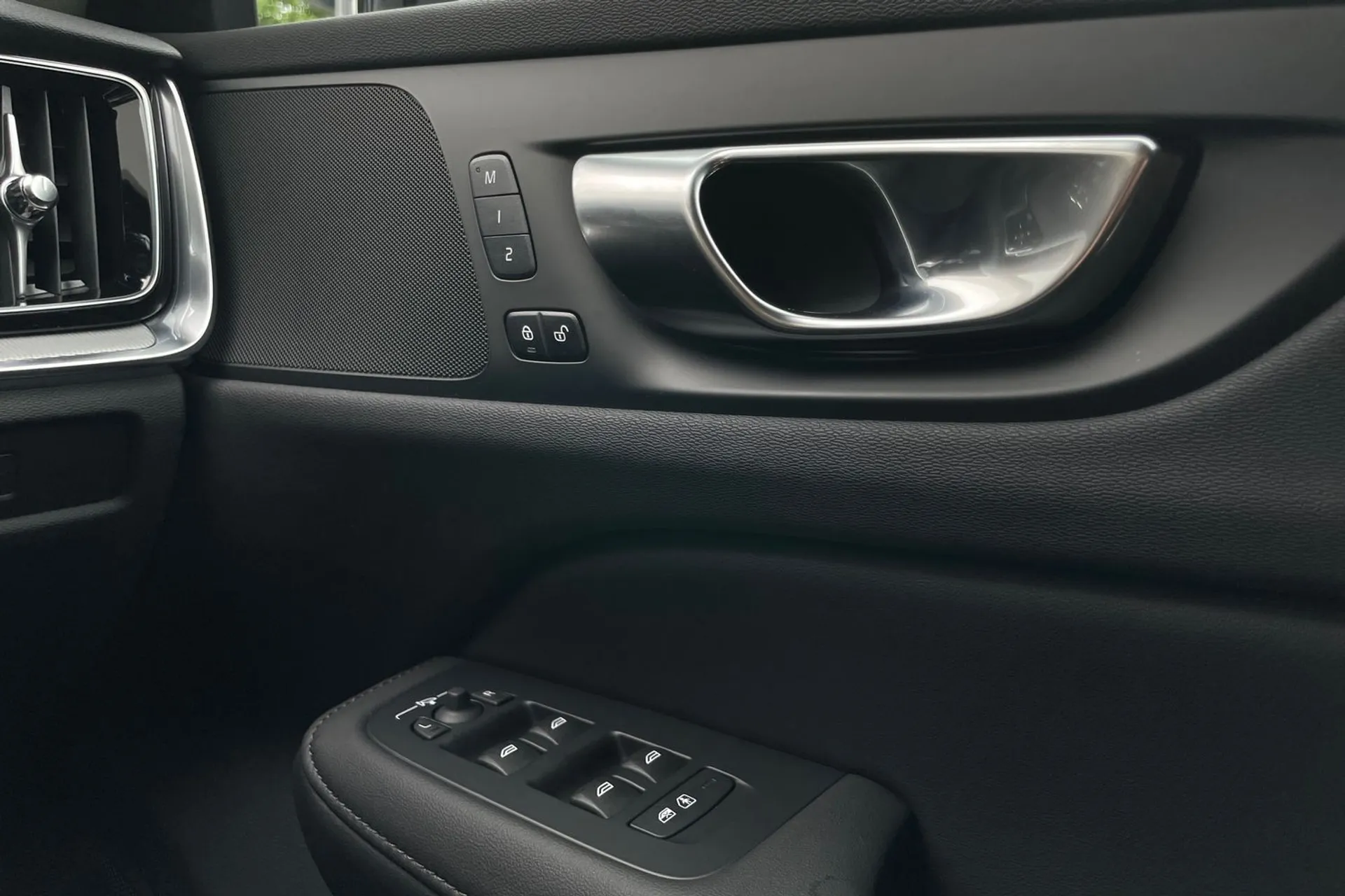 Volvo V60 thumbnail image number 42