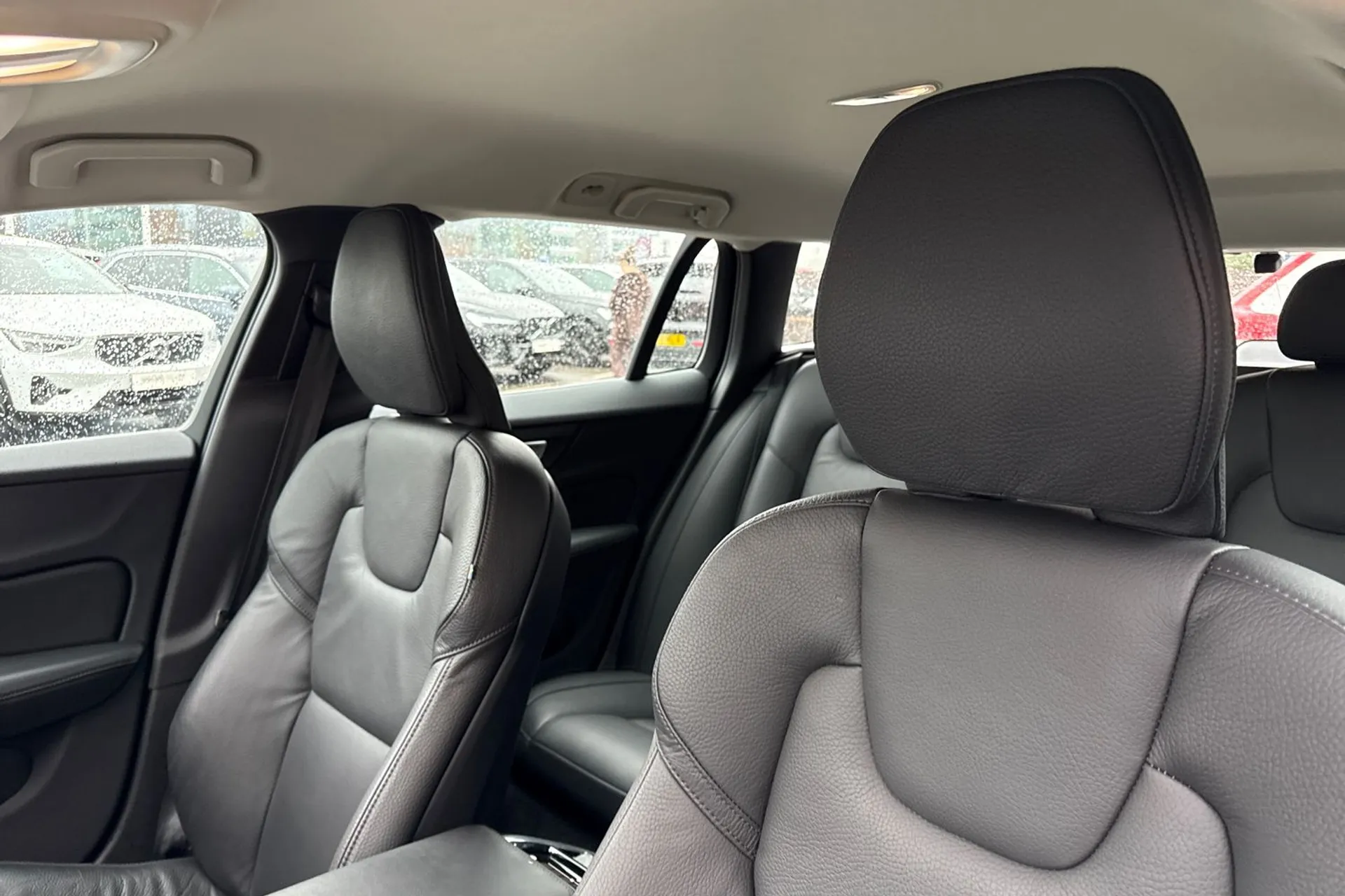 Volvo V60 thumbnail image number 29