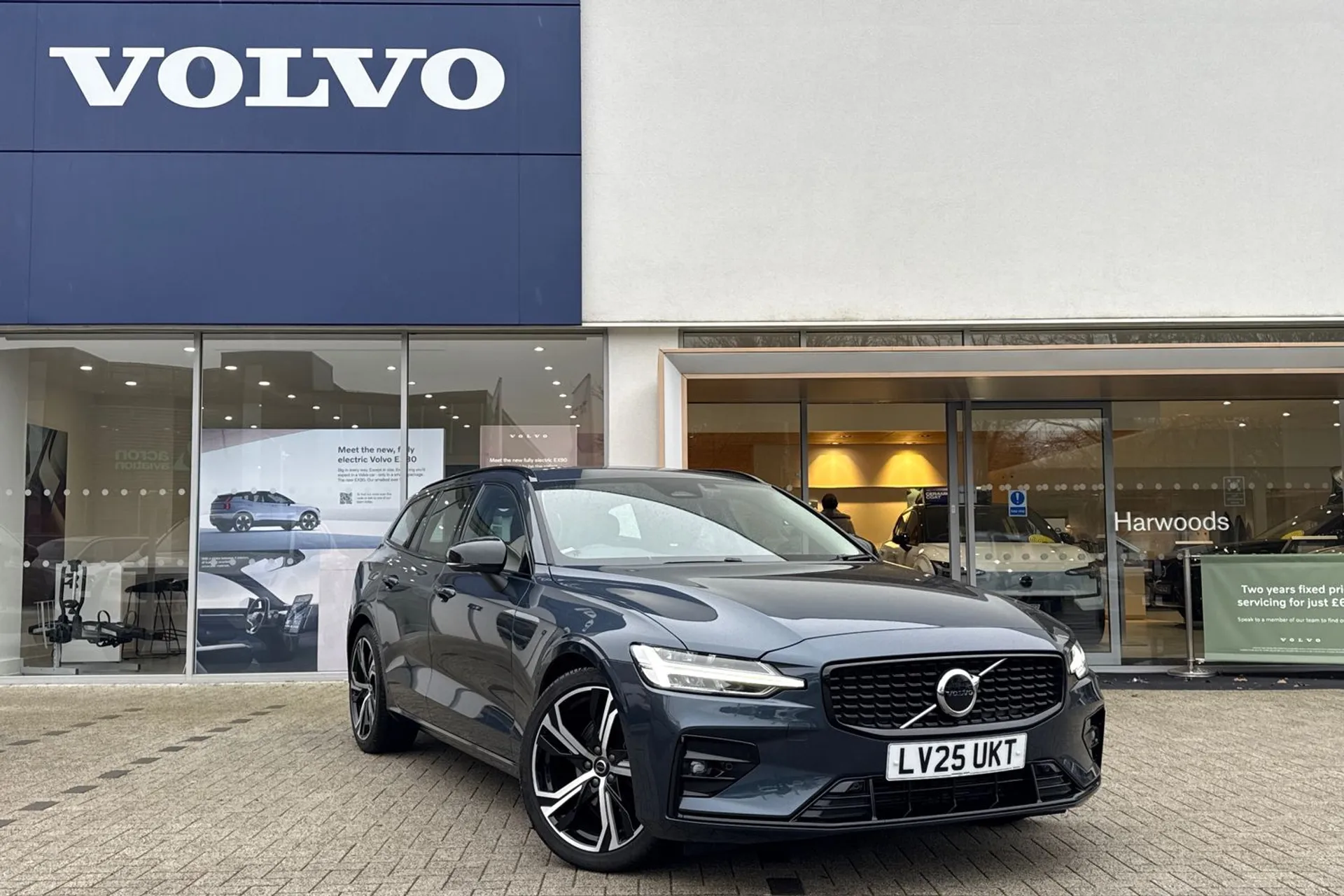 Volvo V60 focused image