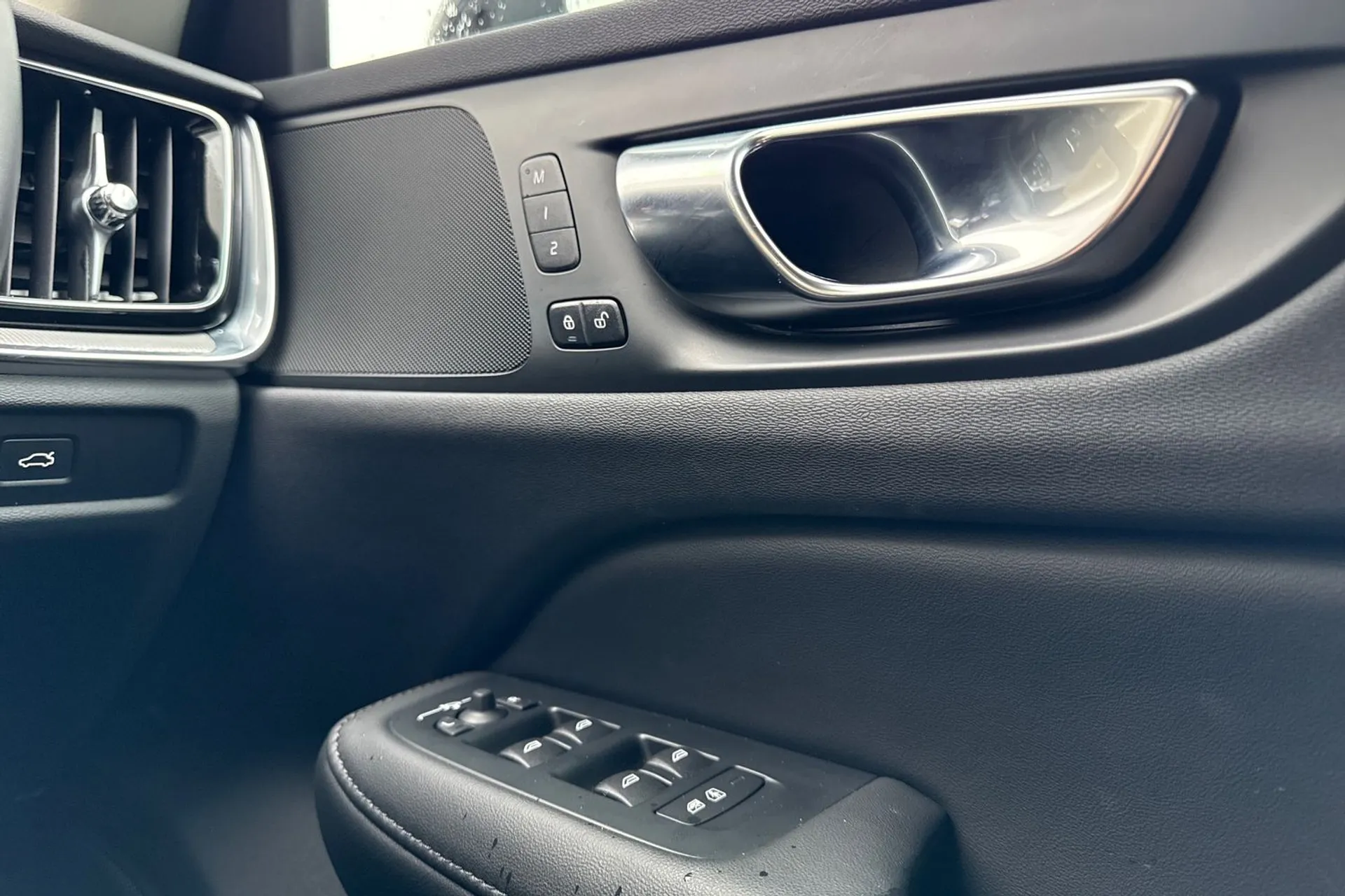 Volvo V60 thumbnail image number 41