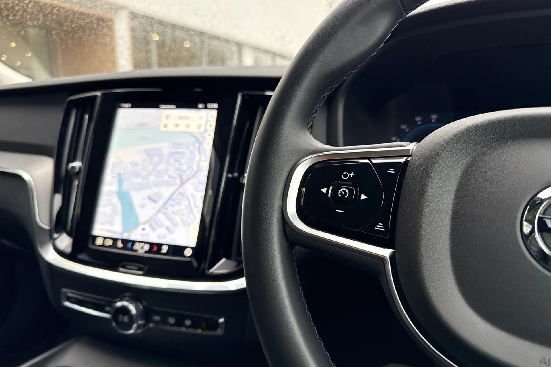 Volvo V60 thumbnail image number 36