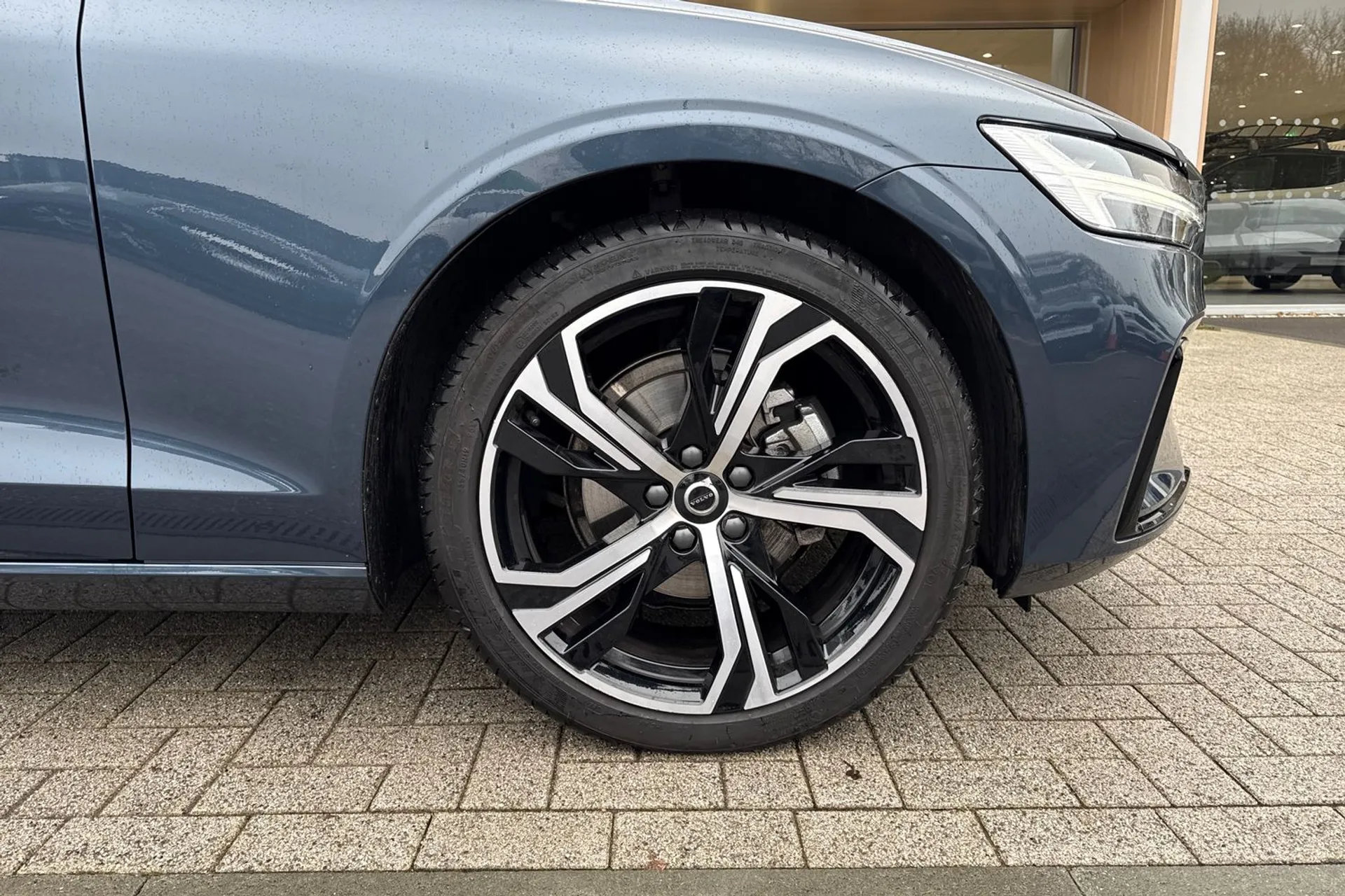 Volvo V60 thumbnail image number 14