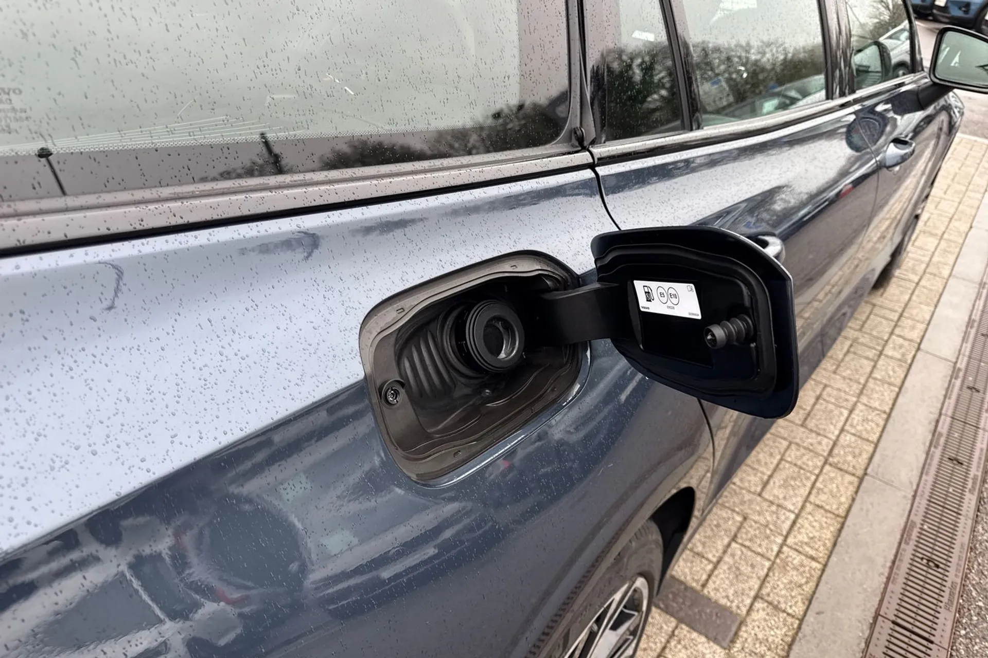 Volvo V60 thumbnail image number 19