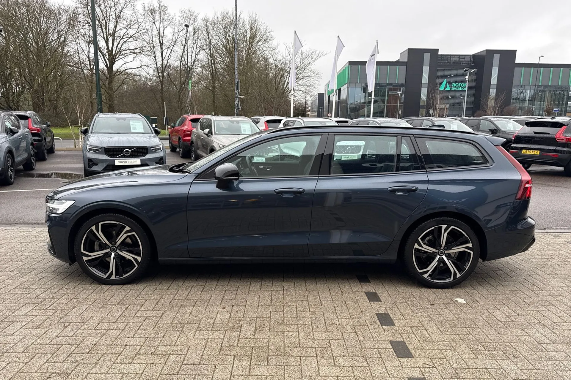 Volvo V60 thumbnail image number 11