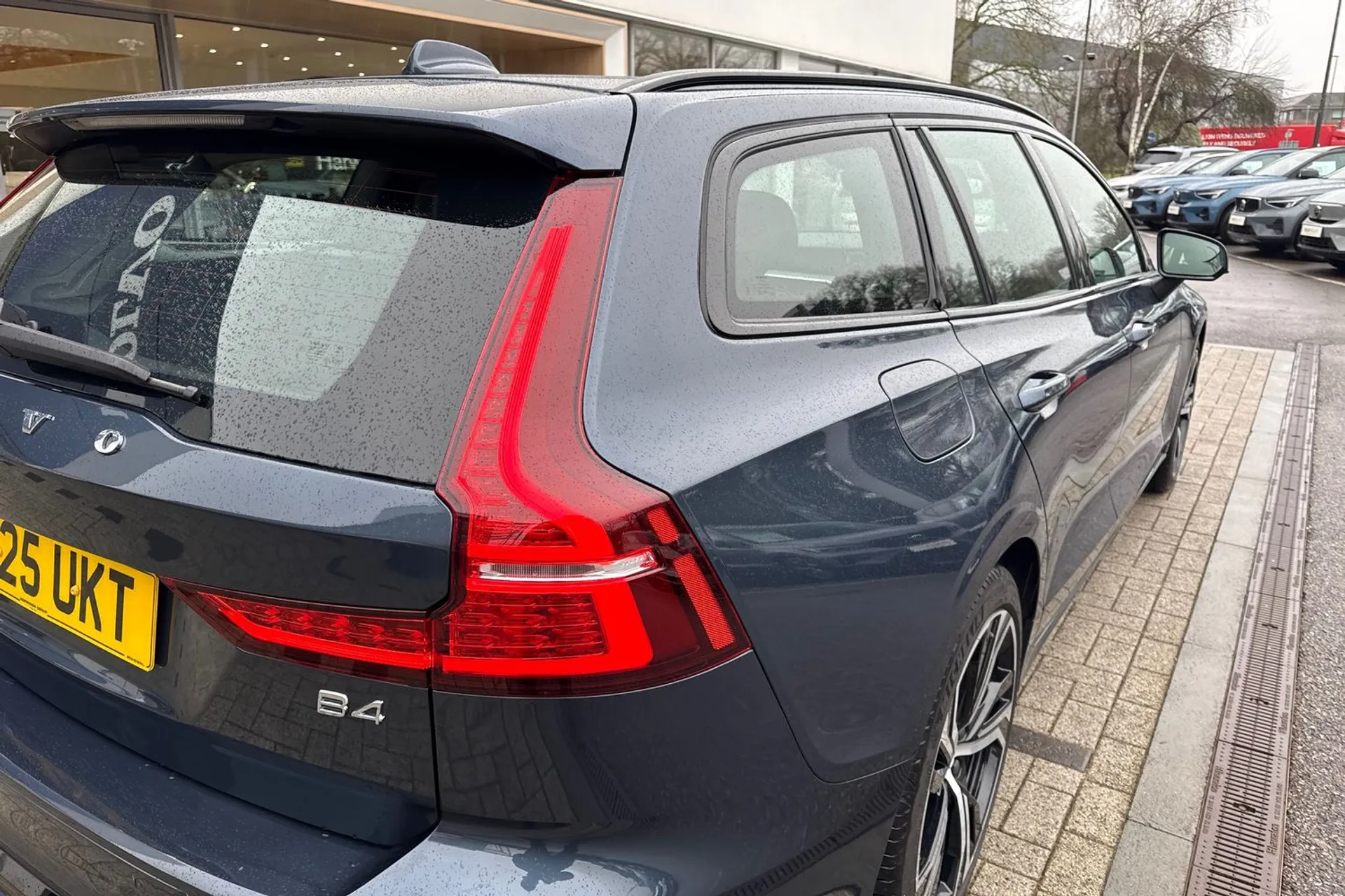 Volvo V60 thumbnail image number 15