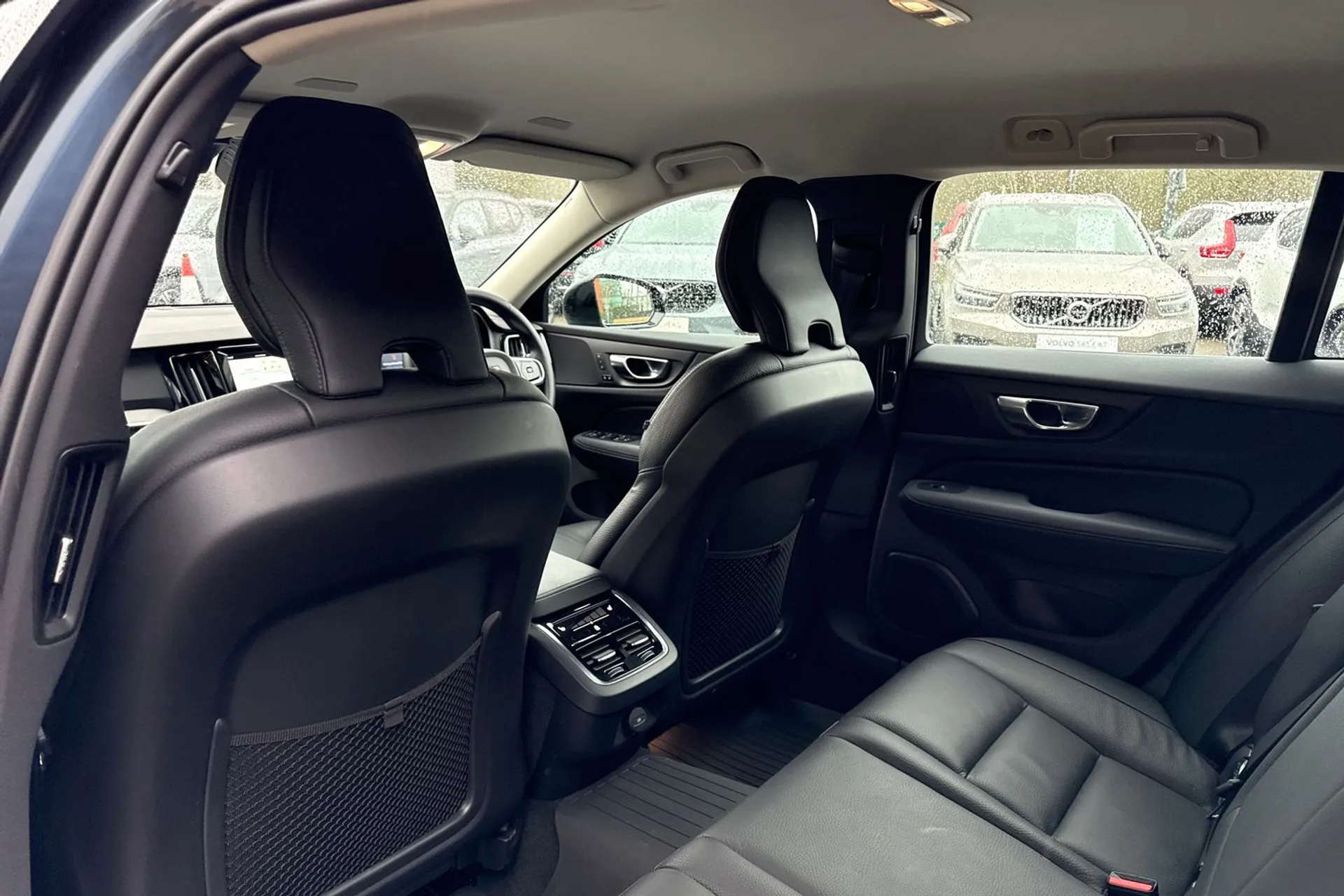 Volvo V60 thumbnail image number 31