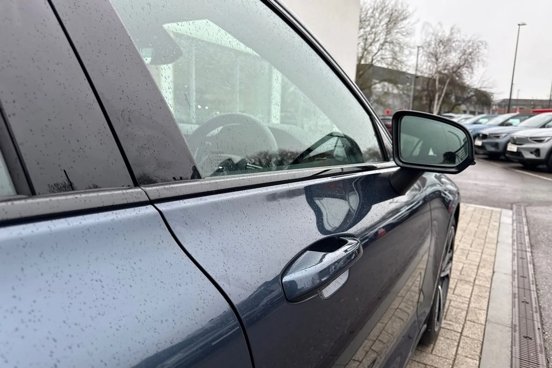 Volvo V60 thumbnail image number 17