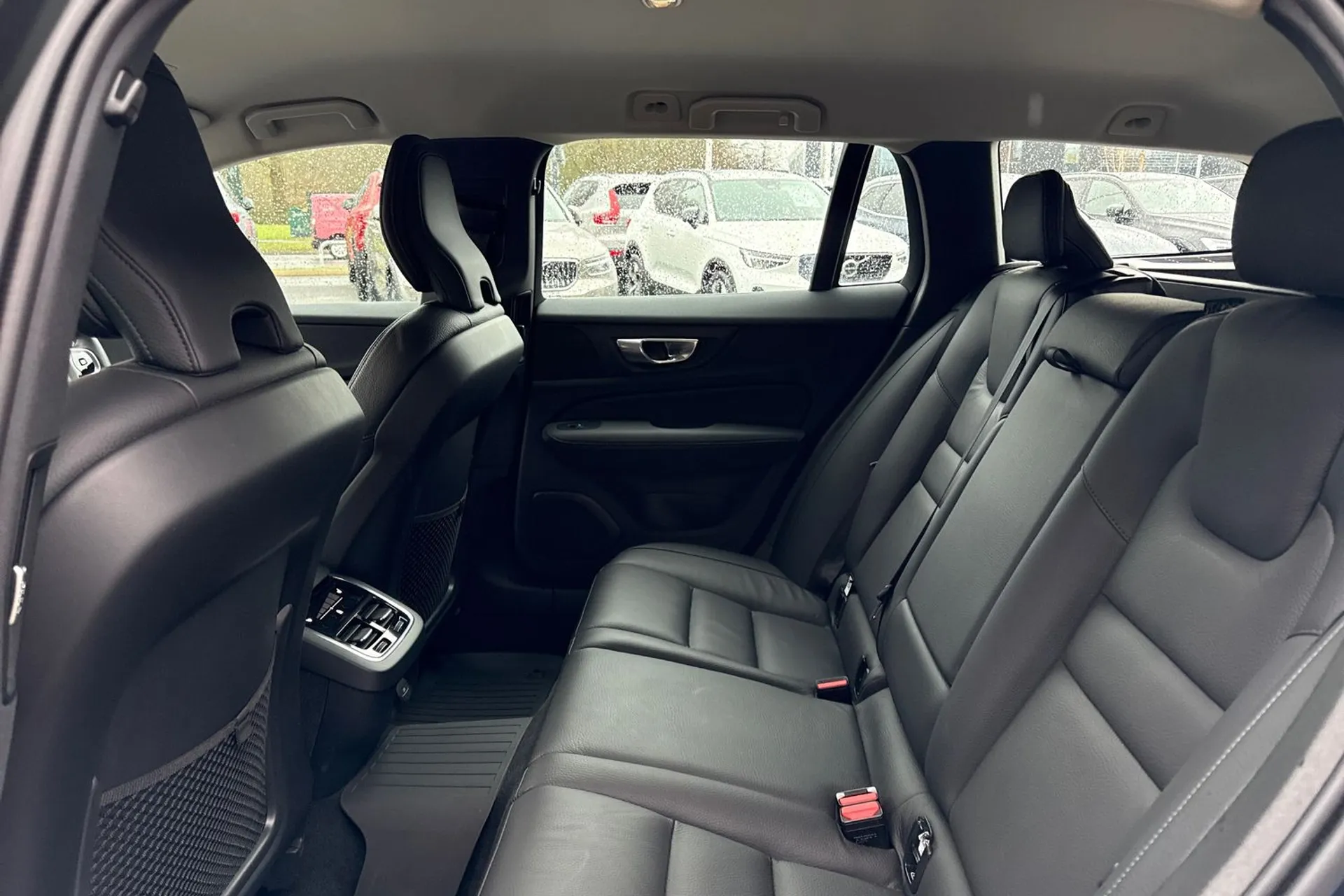 Volvo V60 thumbnail image number 30