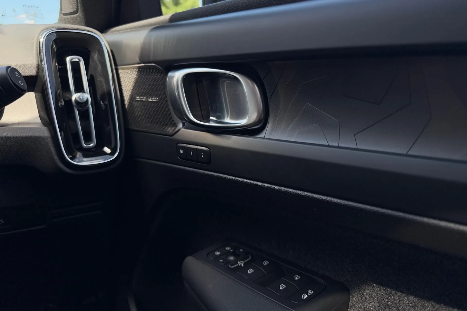 Volvo EX40 thumbnail image number 42