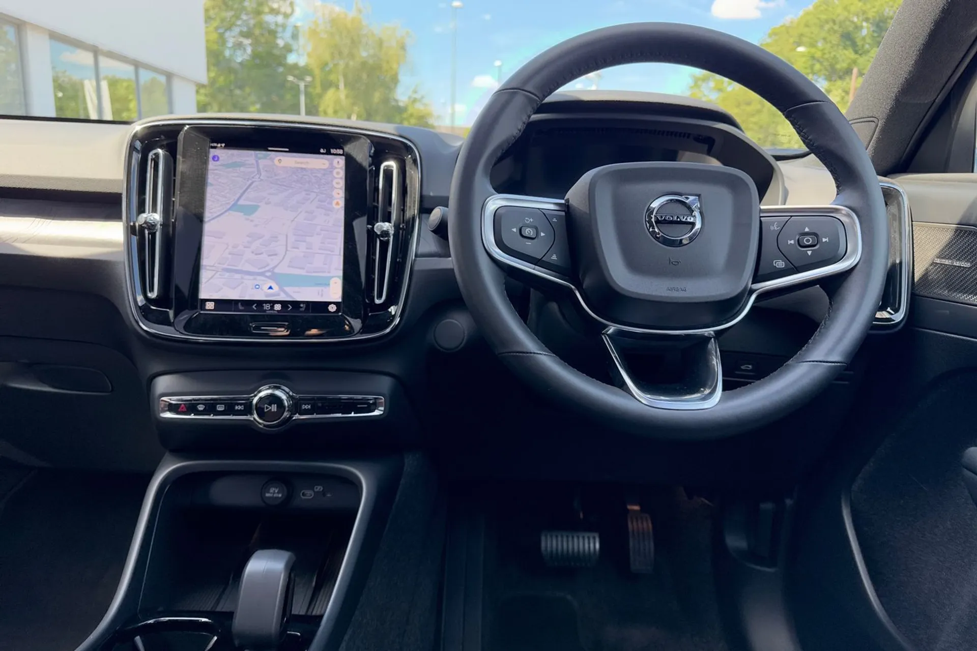 Volvo EX40 thumbnail image number 33