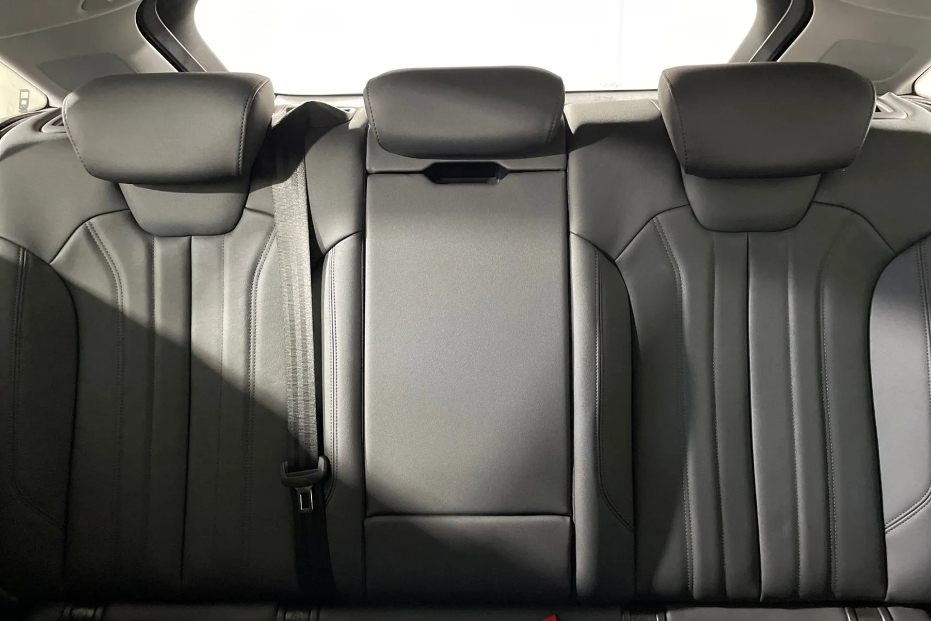 Audi Q5 thumbnail image number 37