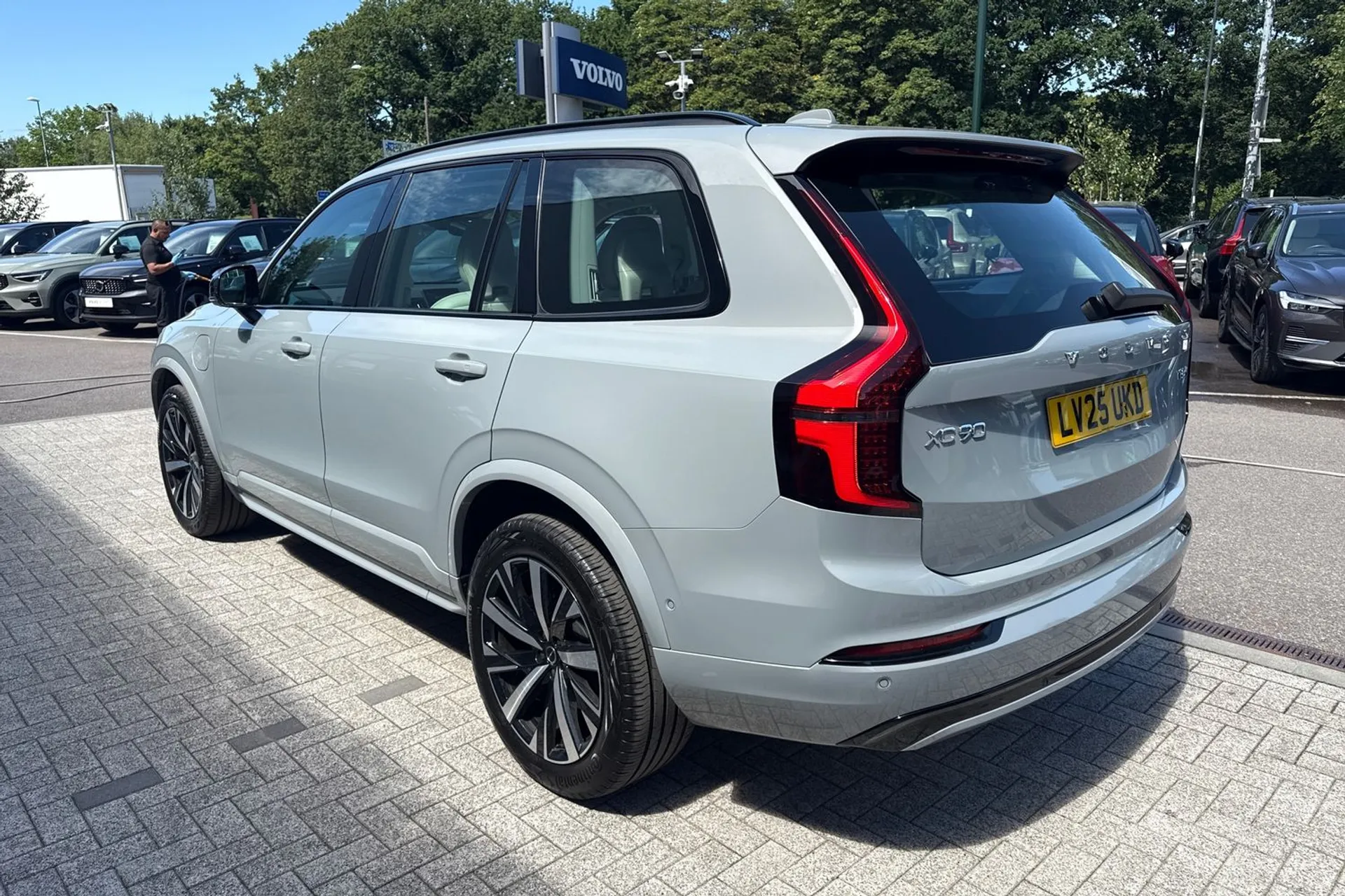 Volvo XC90 thumbnail image number 9