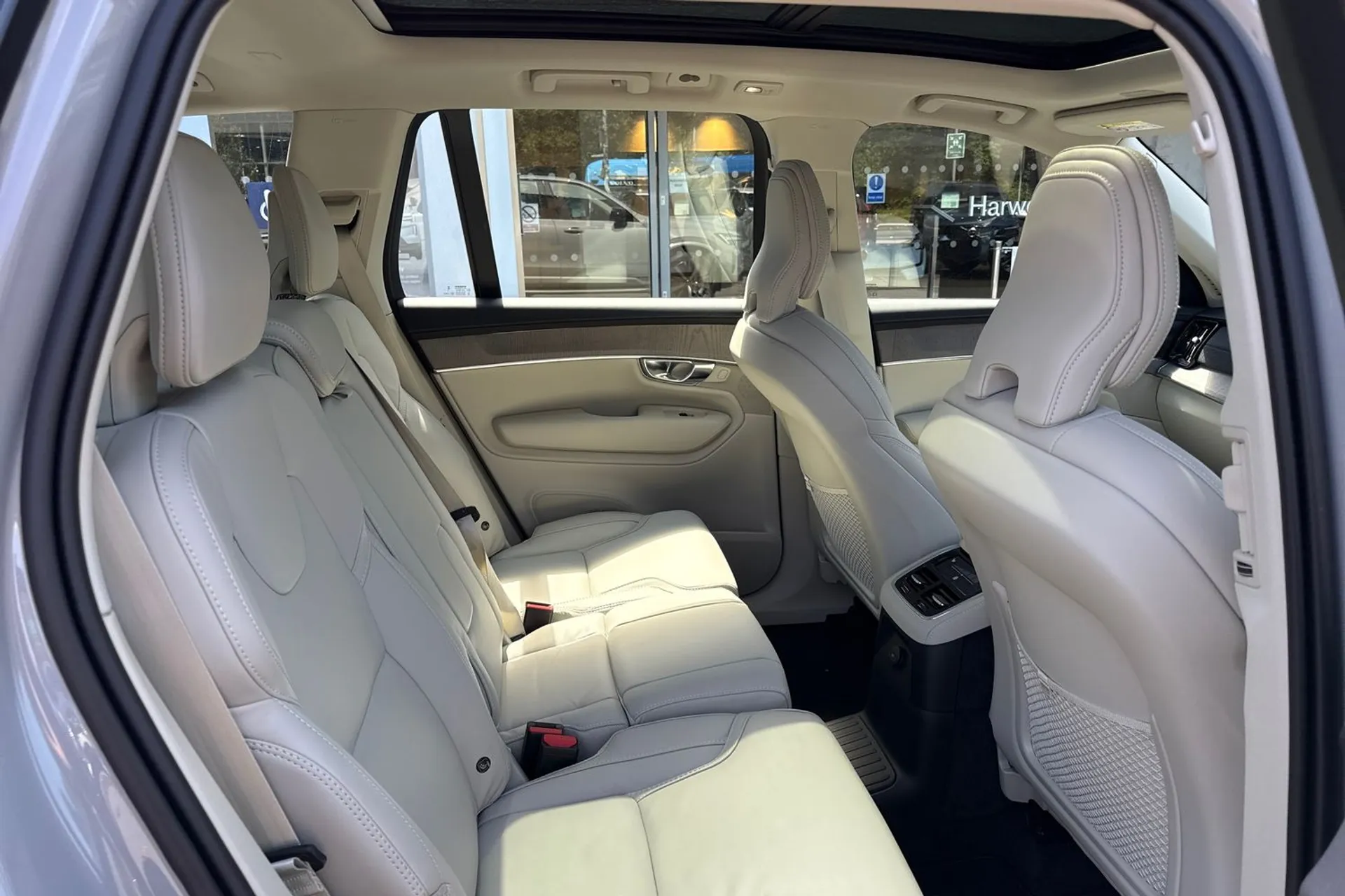 Volvo XC90 thumbnail image number 24