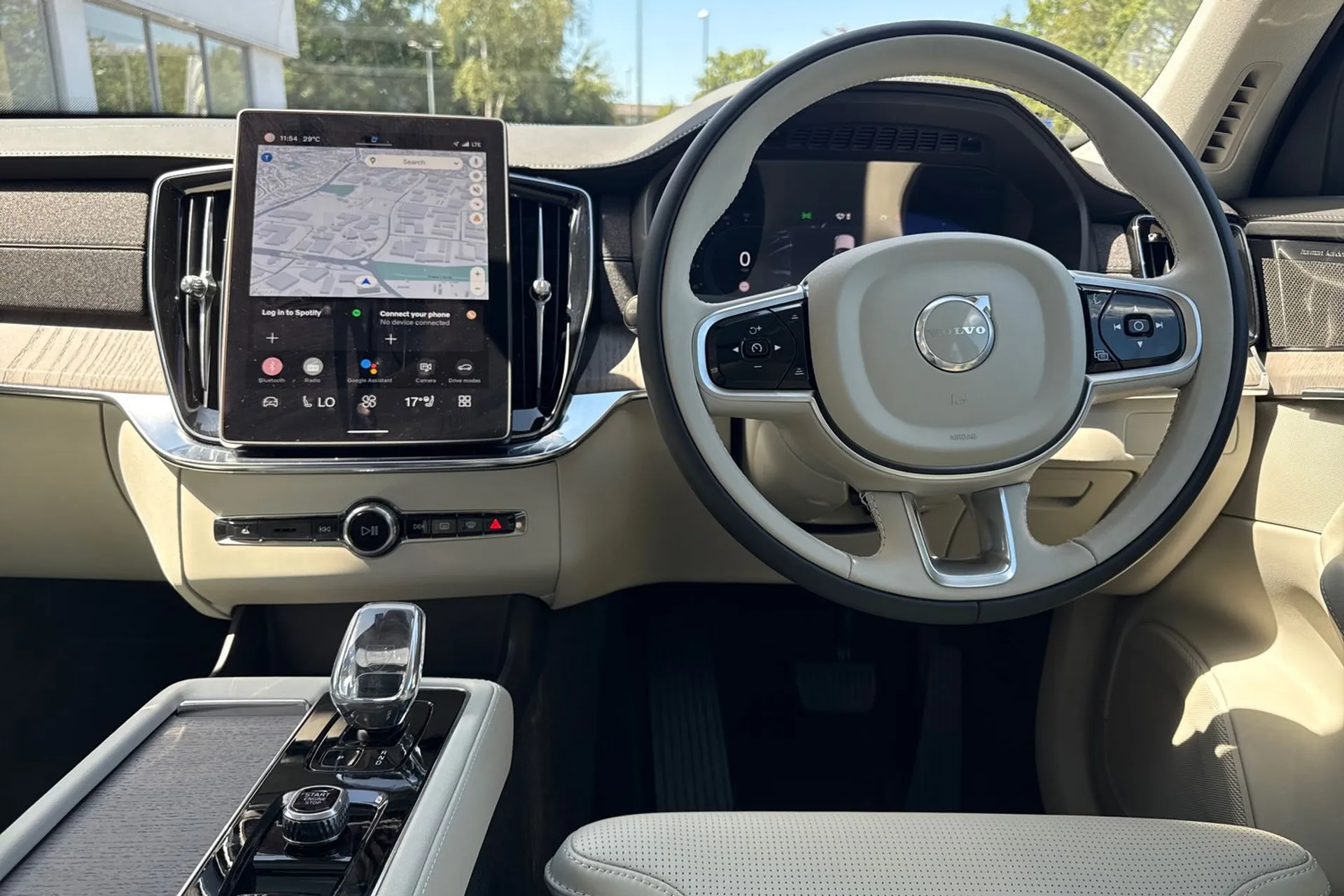 Volvo XC90 thumbnail image number 35