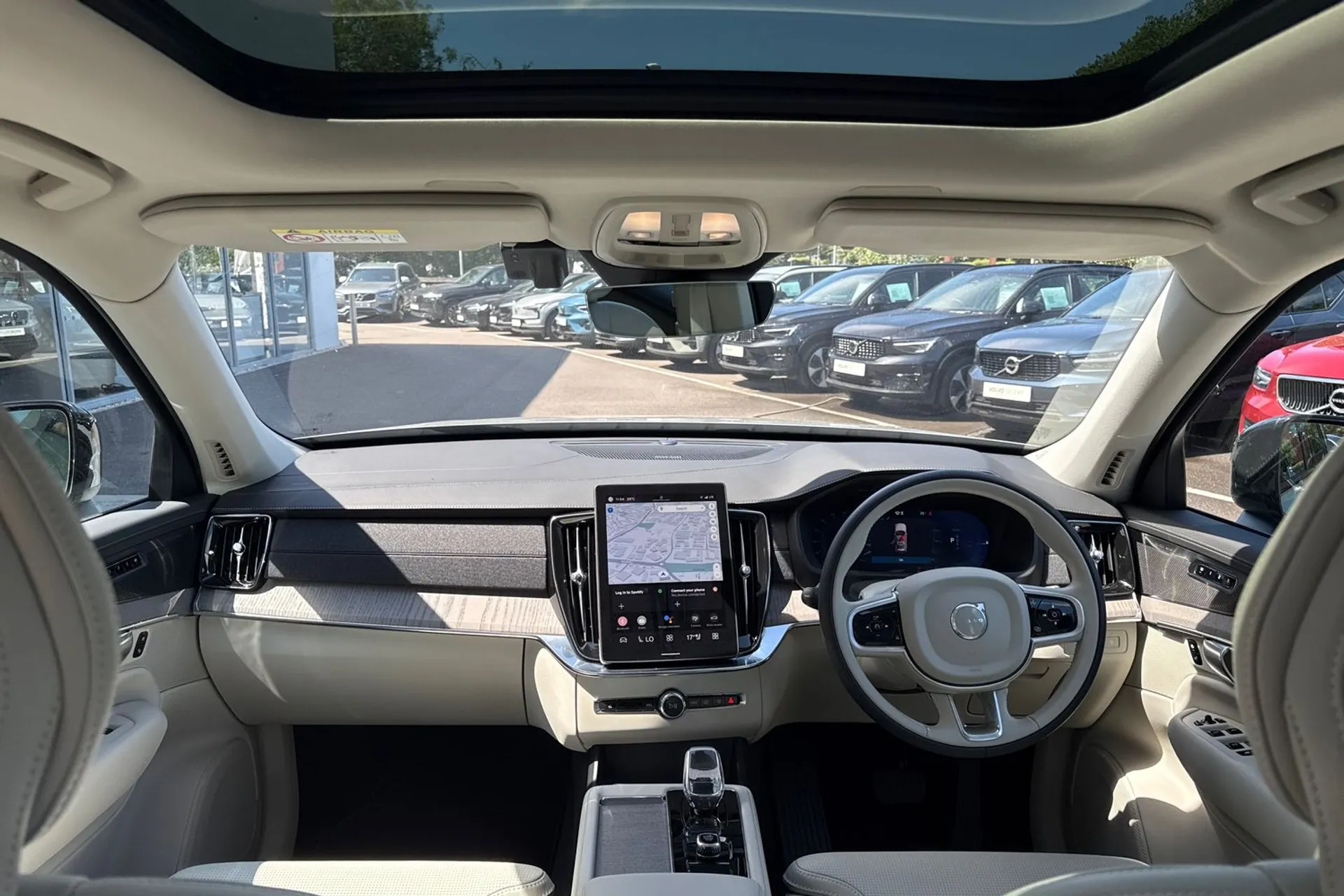 Volvo XC90 thumbnail image number 3