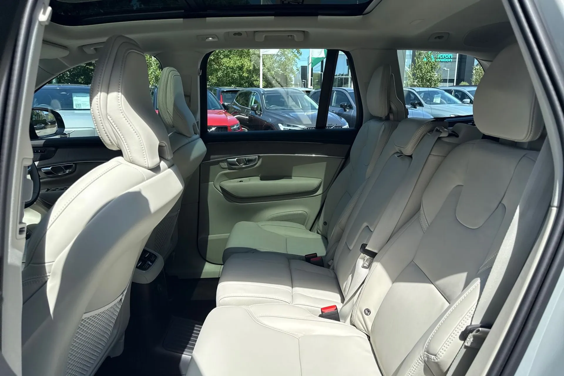 Volvo XC90 thumbnail image number 31