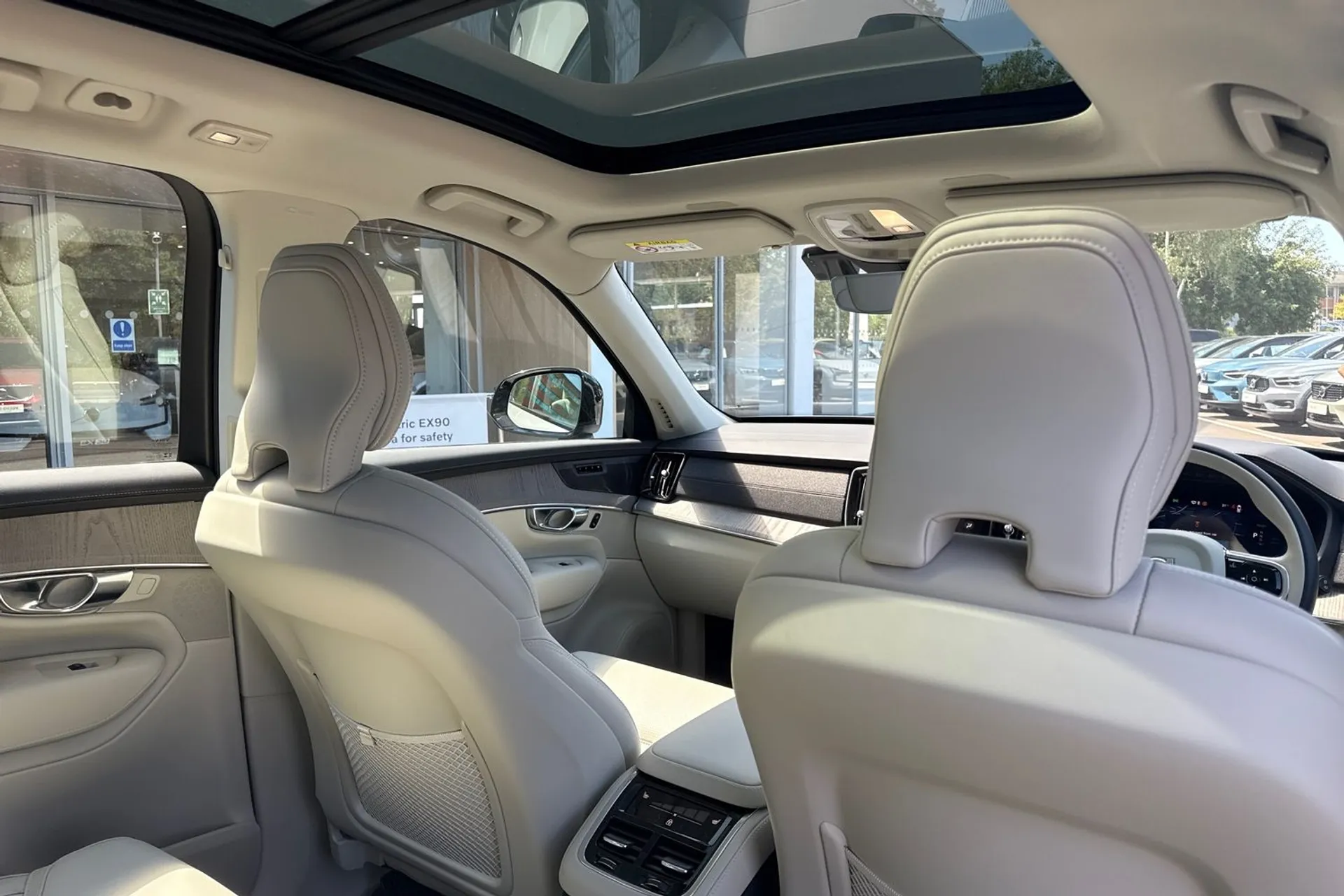 Volvo XC90 thumbnail image number 25