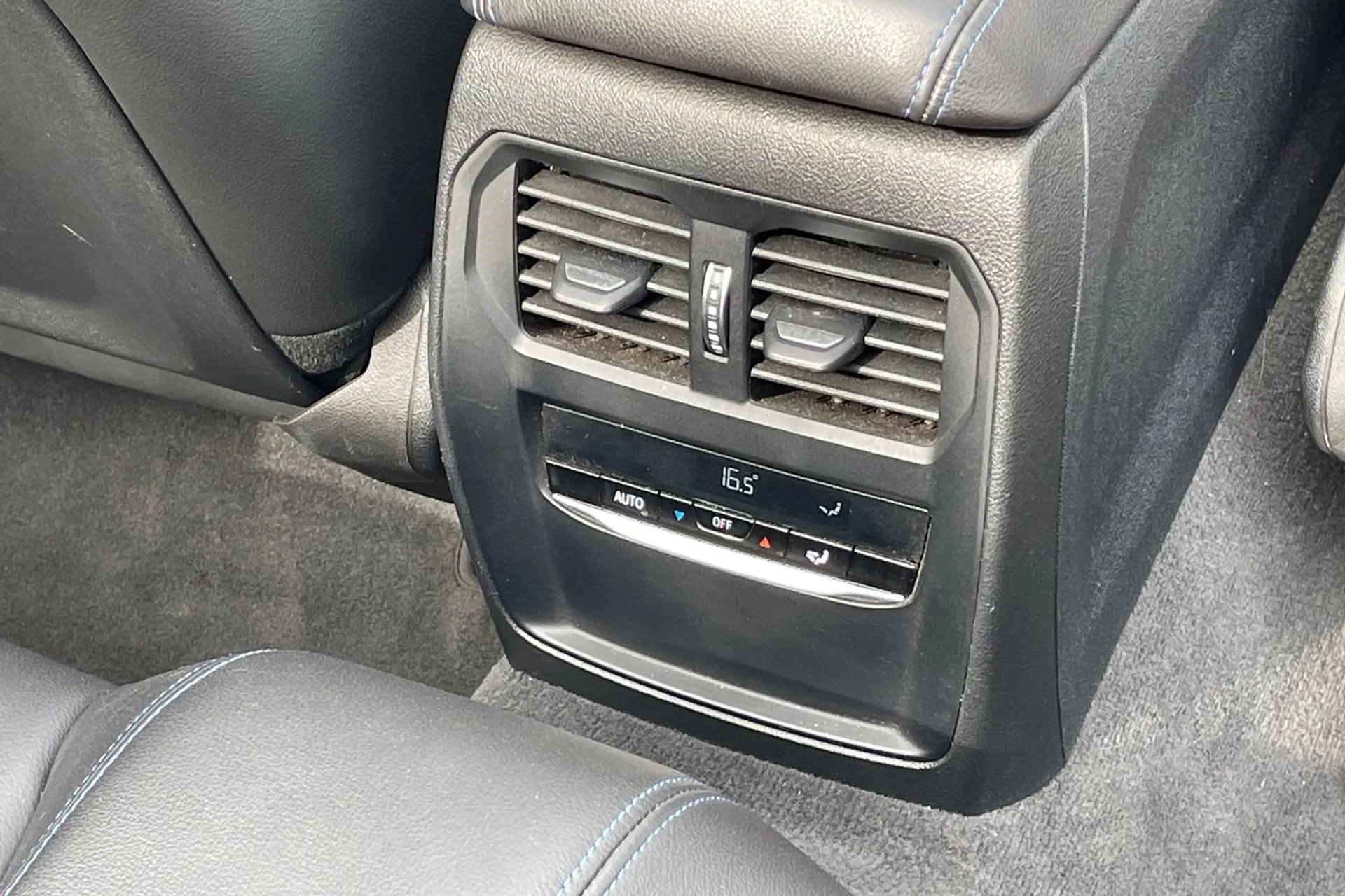 BMW 4 SERIES thumbnail image number 24