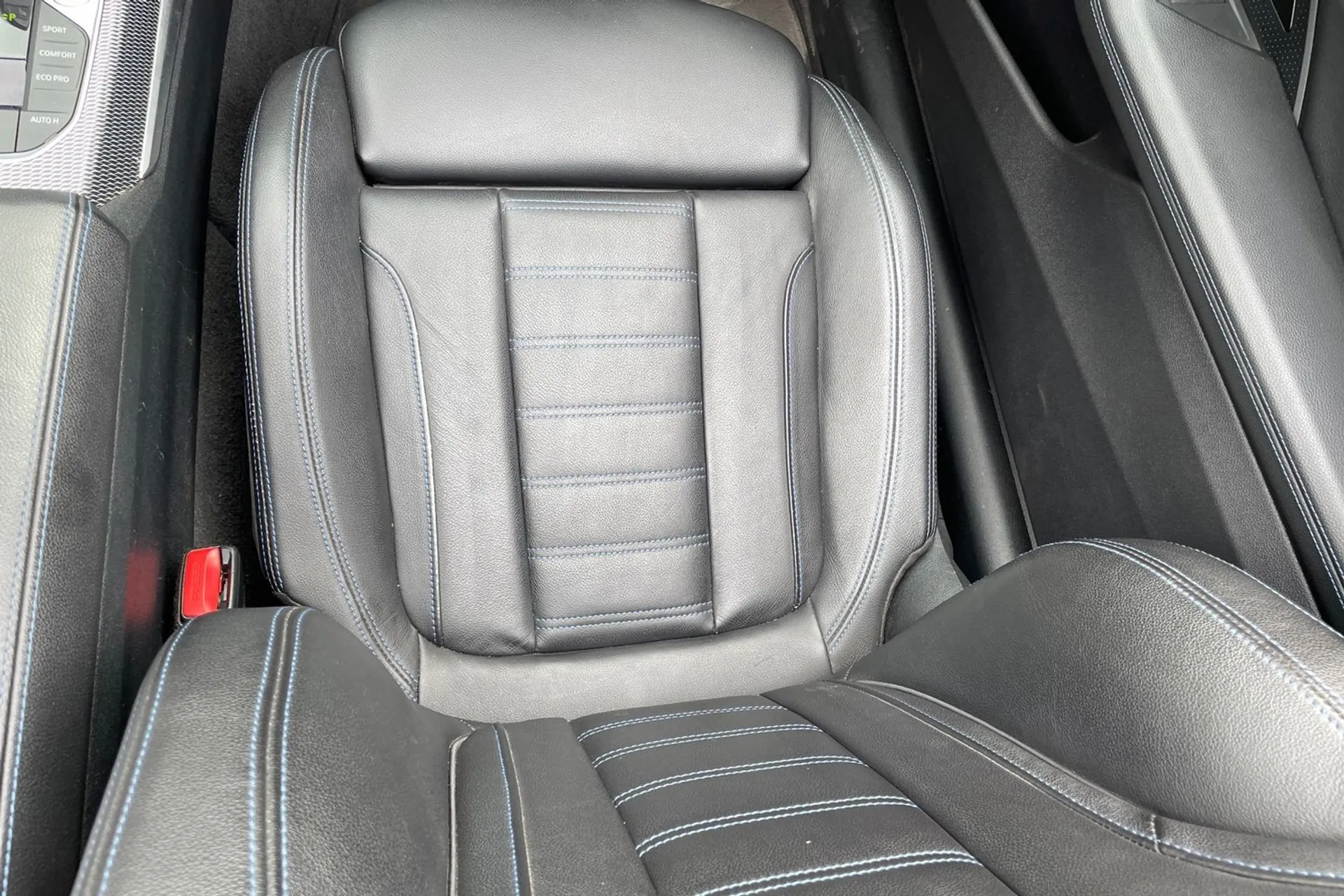 BMW 4 SERIES thumbnail image number 35