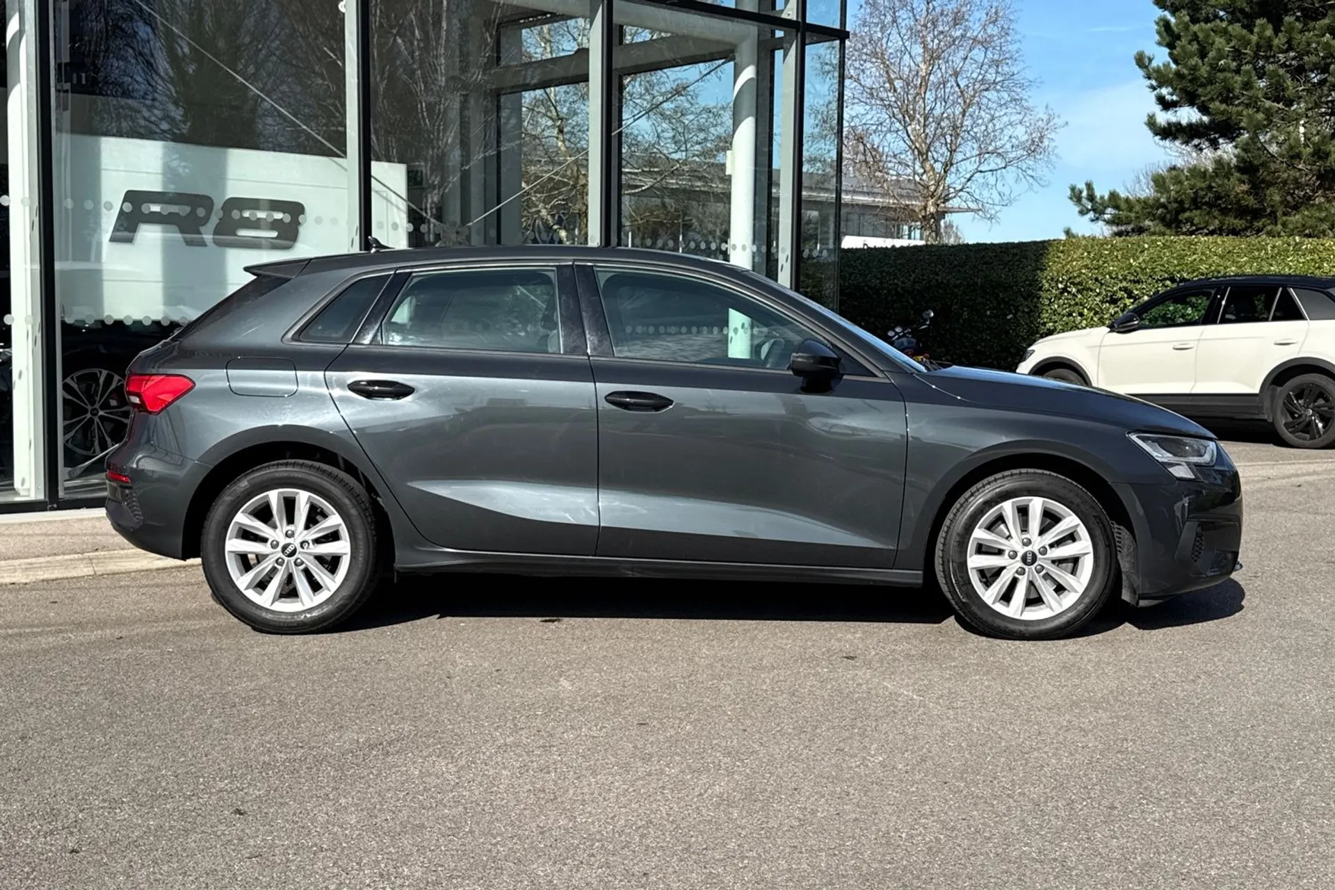 Audi A3 thumbnail image number 2