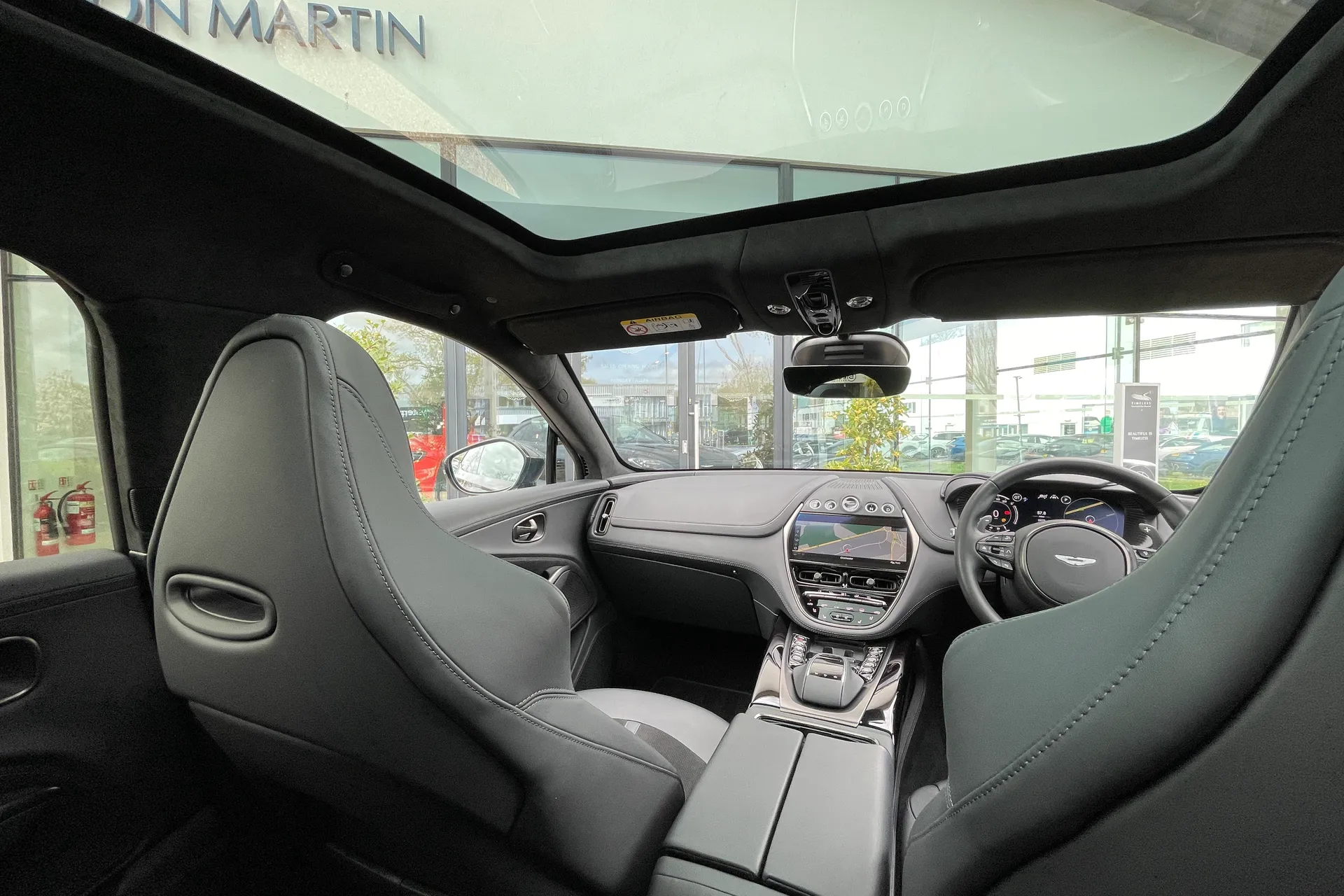 Aston Martin DBX thumbnail image number 48